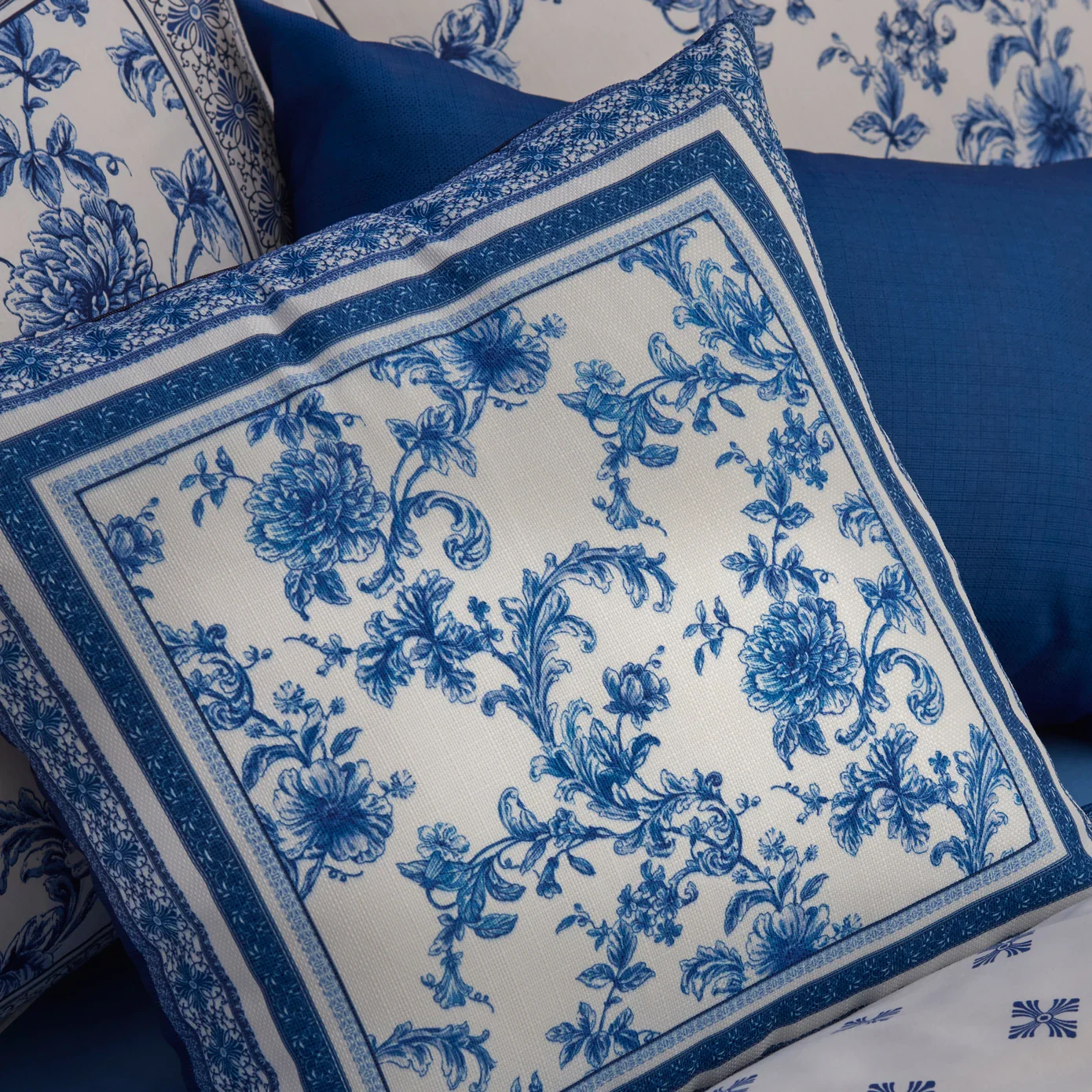 Karaca Home Rosario Filled Cushion, 45cmx45cm, Blue White - Image 2