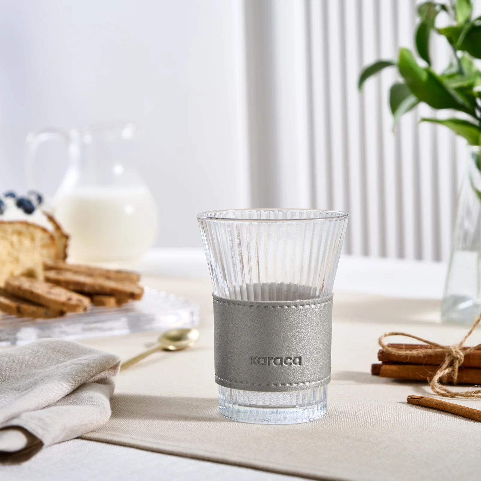 Karaca Leather Cool Touch Latte Coffee Glass, 210 Ml, Platin - Image 5