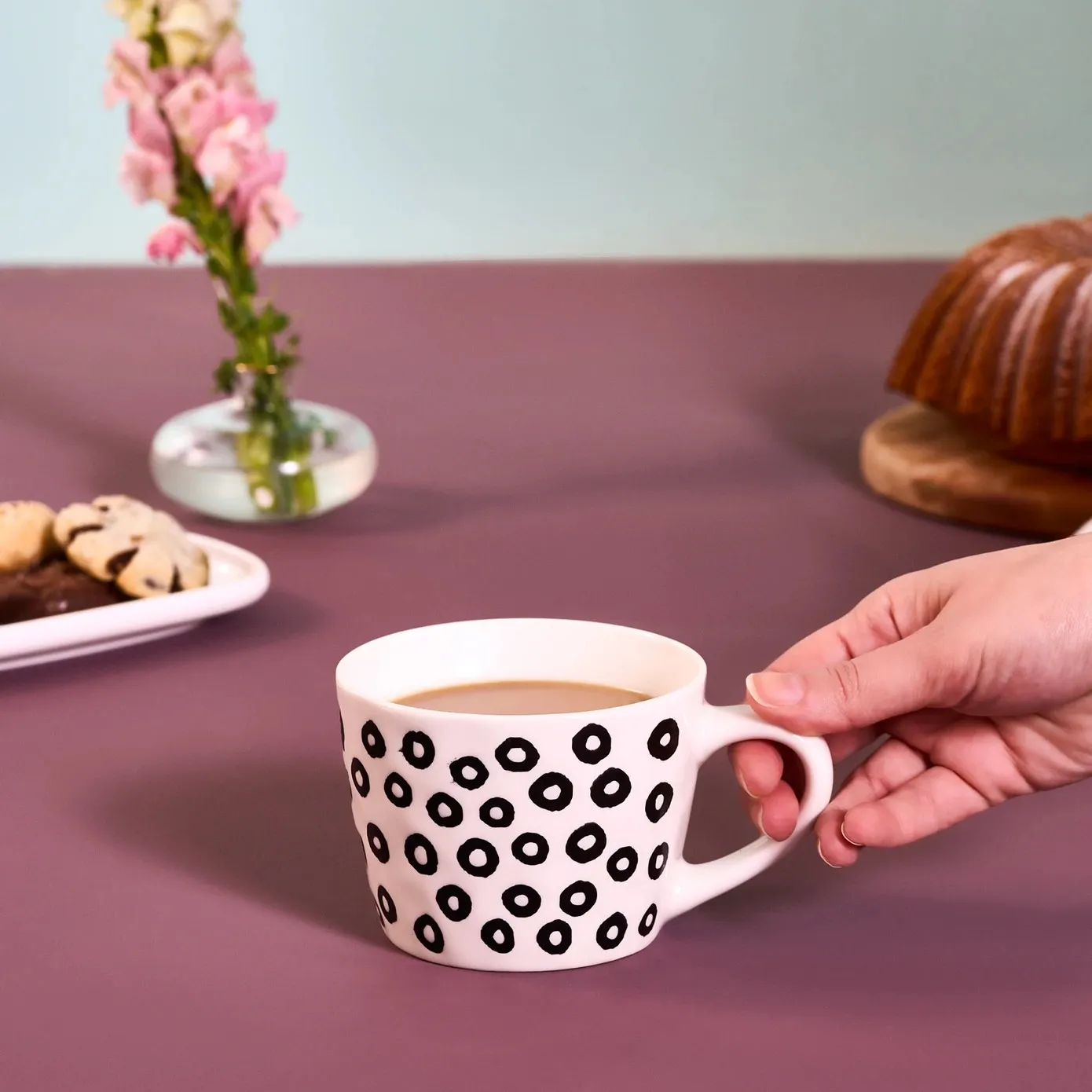Karaca Linda Patterned Porcelain Mug, 350ml, Black - Image 2