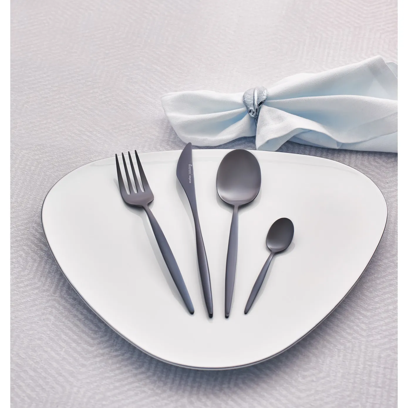 Karaca Lizbon 16-Piece Stainless Steel Cutlery Set for 4 People, Black