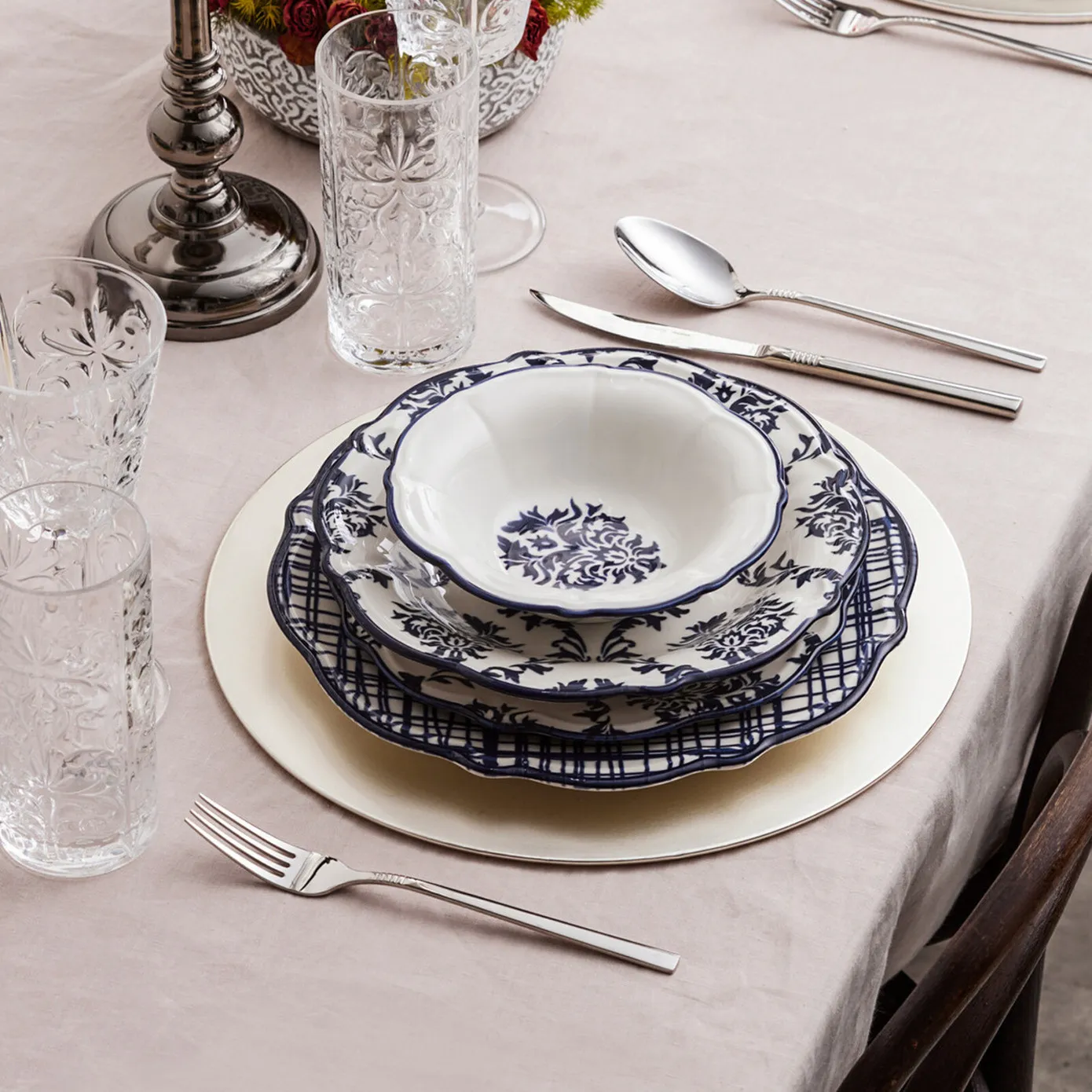 Karaca Maren 24-Piece Porcelain Dinner Set for 6 People, Blue White - Image 6