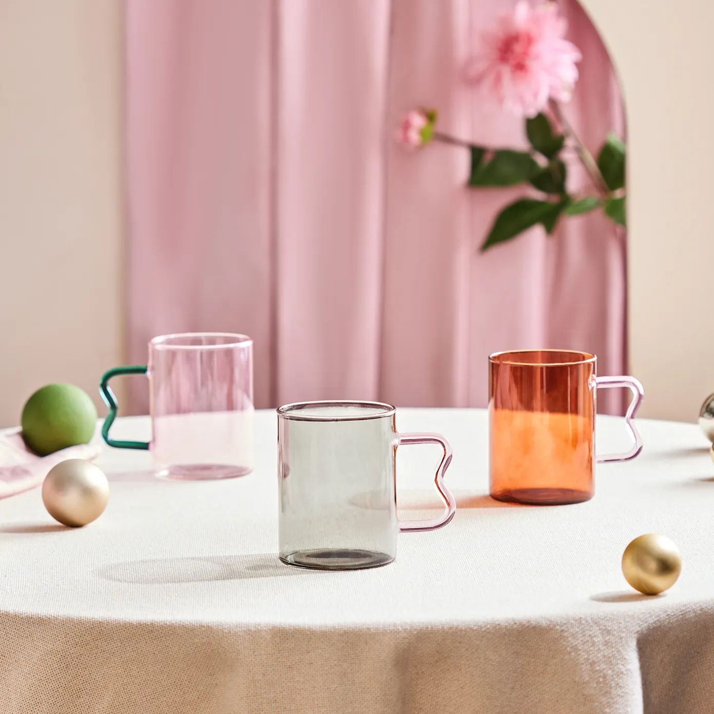 Karaca Miracle Glass Mug, 450ml, Anthracite Pink Zigzag - Image 7