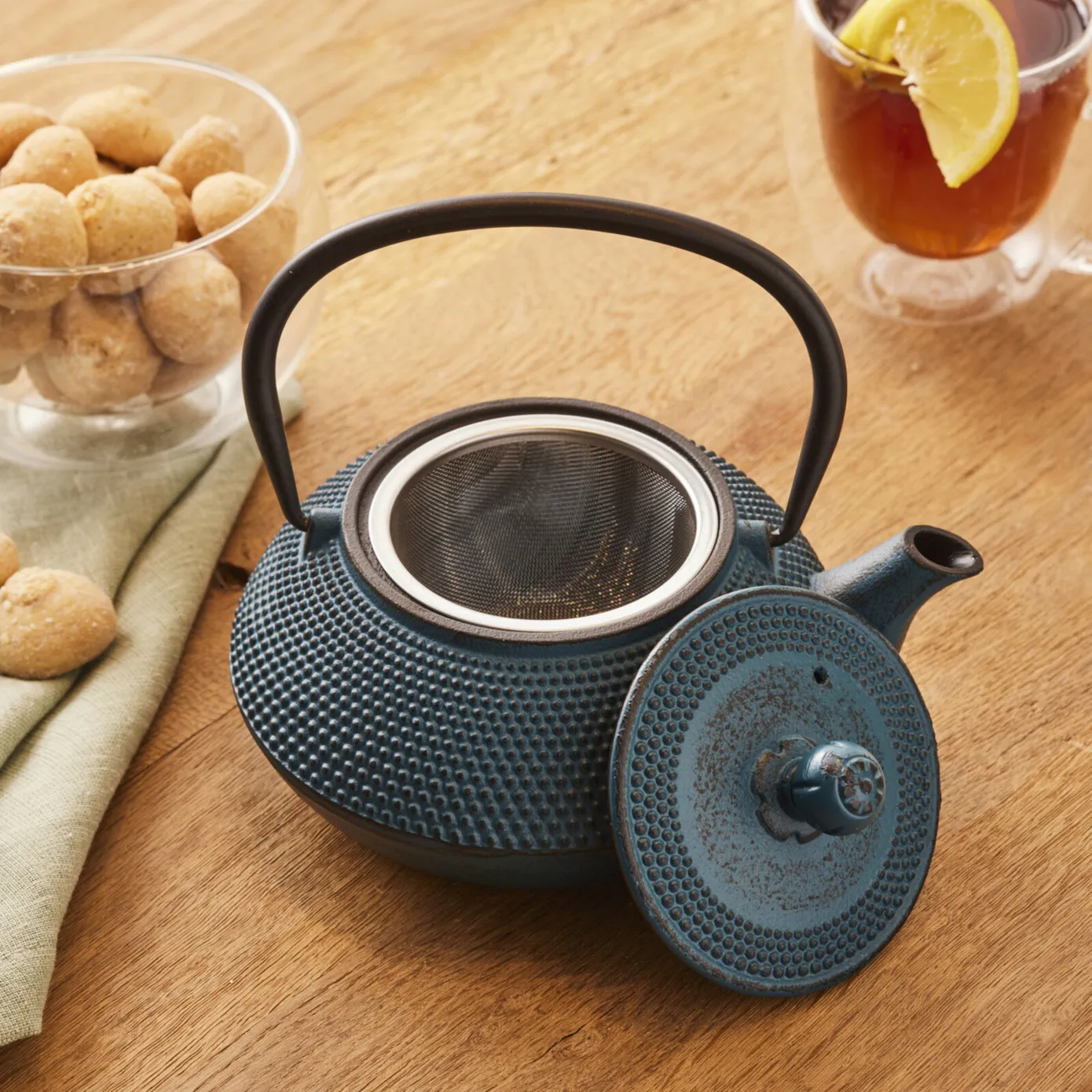 Karaca Mystical Cast Iron Teapot, 720ml, Blue Black - Image 3