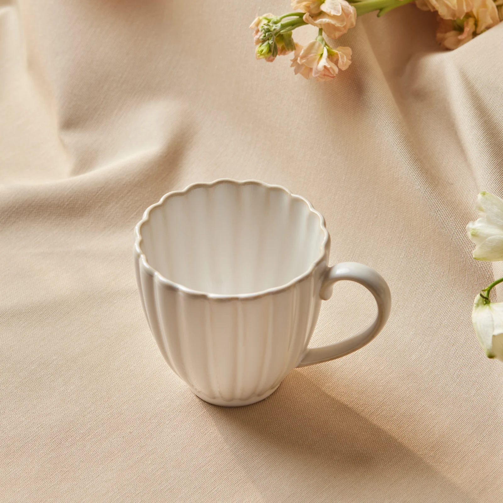 Karaca New Daisy Stoneware Mug, 230ml, White - Image 3