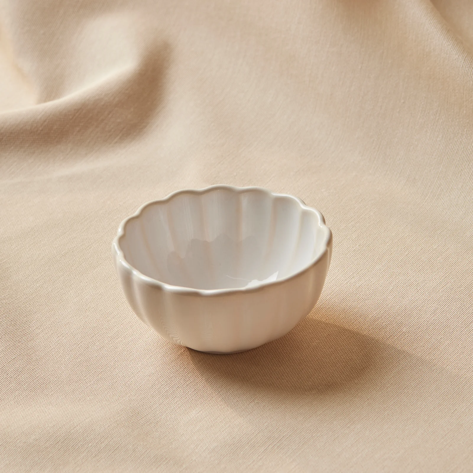 Karaca New Daisy Stoneware Snack Bowl, 11cm, White - Image 3