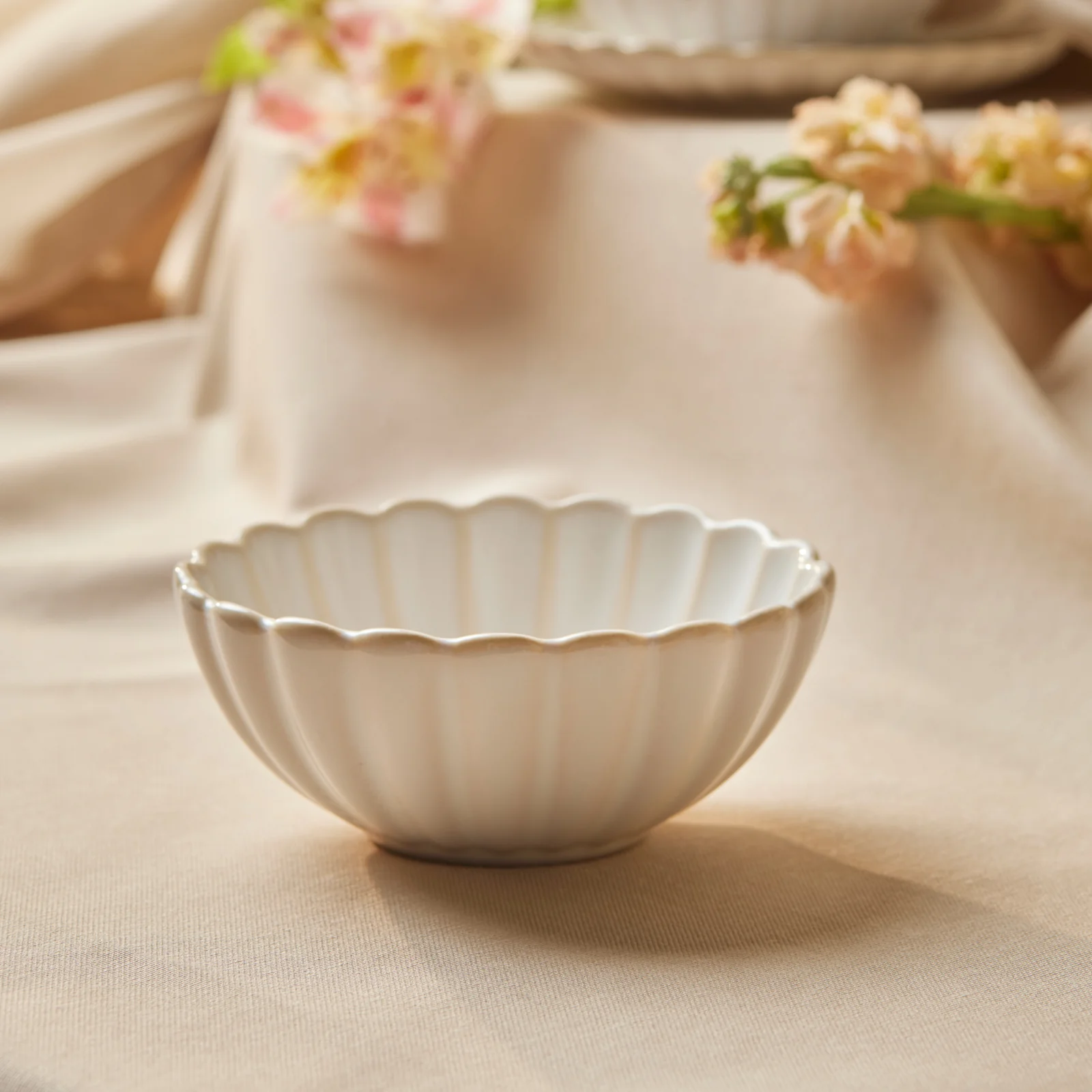 Karaca New Daisy Stoneware Snack Bowl, 13cm, White - Image 4