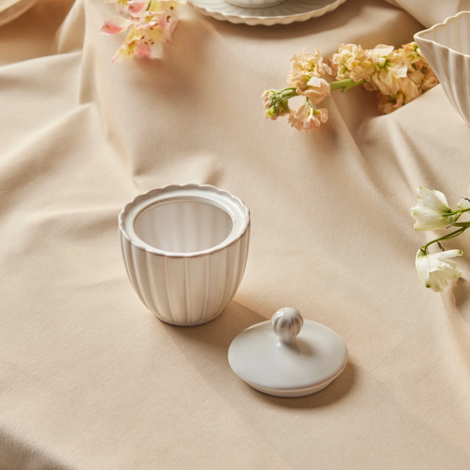 Karaca New Daisy Stoneware Sugar Bowl, 230ml, White - Image 3