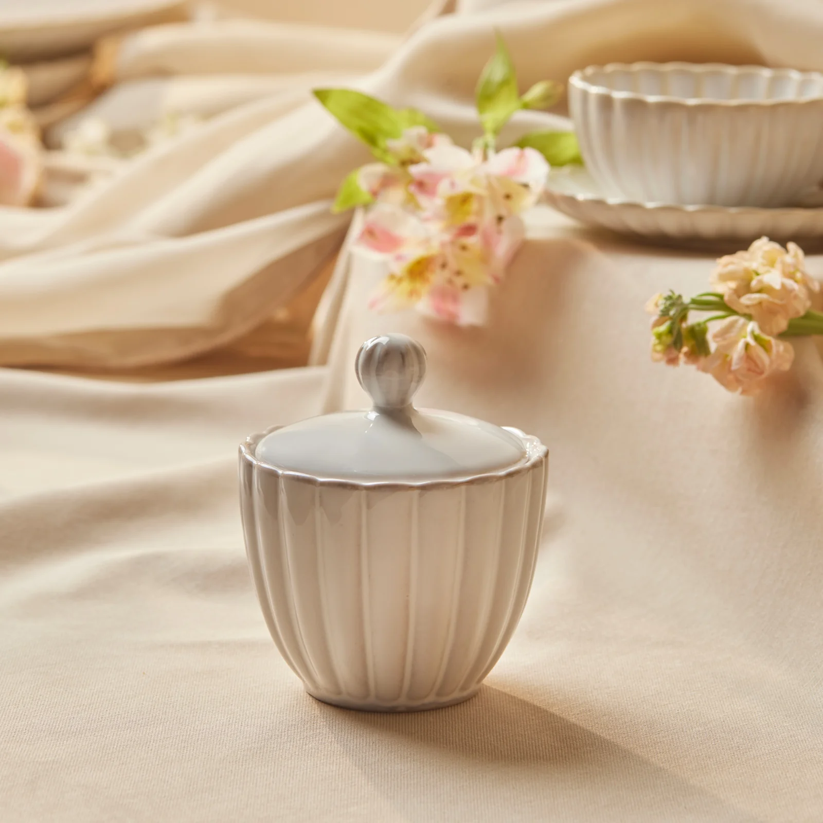 Karaca New Daisy Stoneware Sugar Bowl, 230ml, White - Image 4