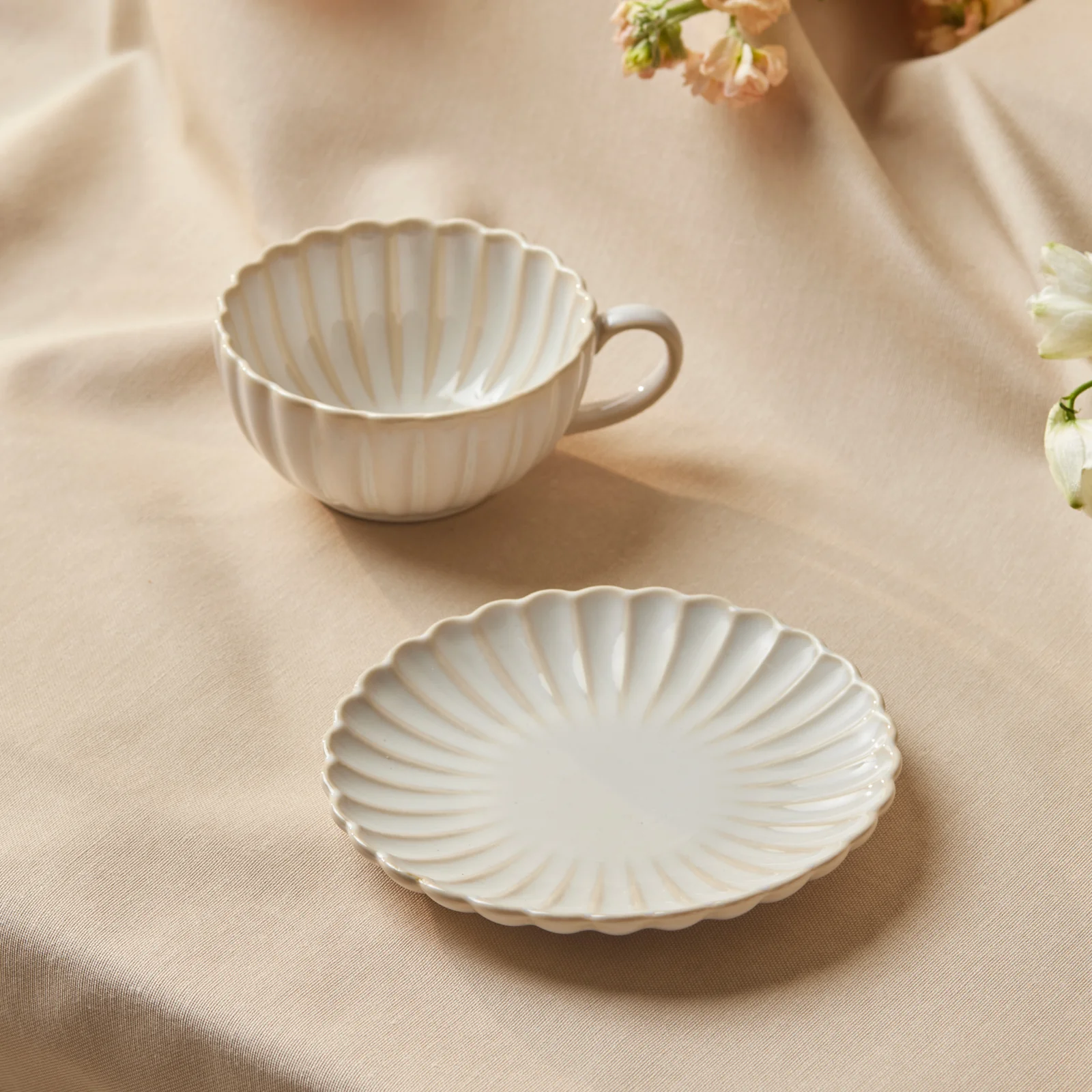 Karaca New Daisy Stoneware Glass Tea Cup and Saucer, 250ml, White - Image 3