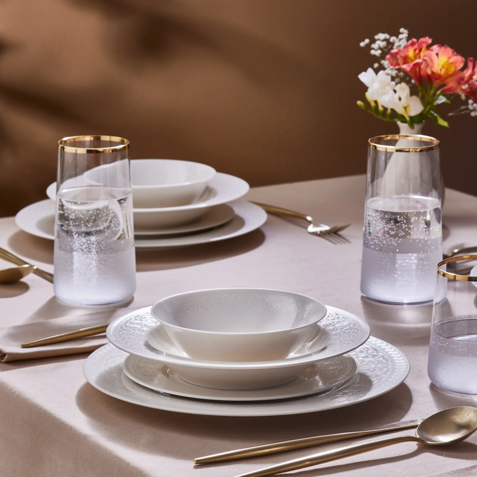 Karaca New Dome 24-Piece Bone China Dinner Set for 6 People, White - Image 4