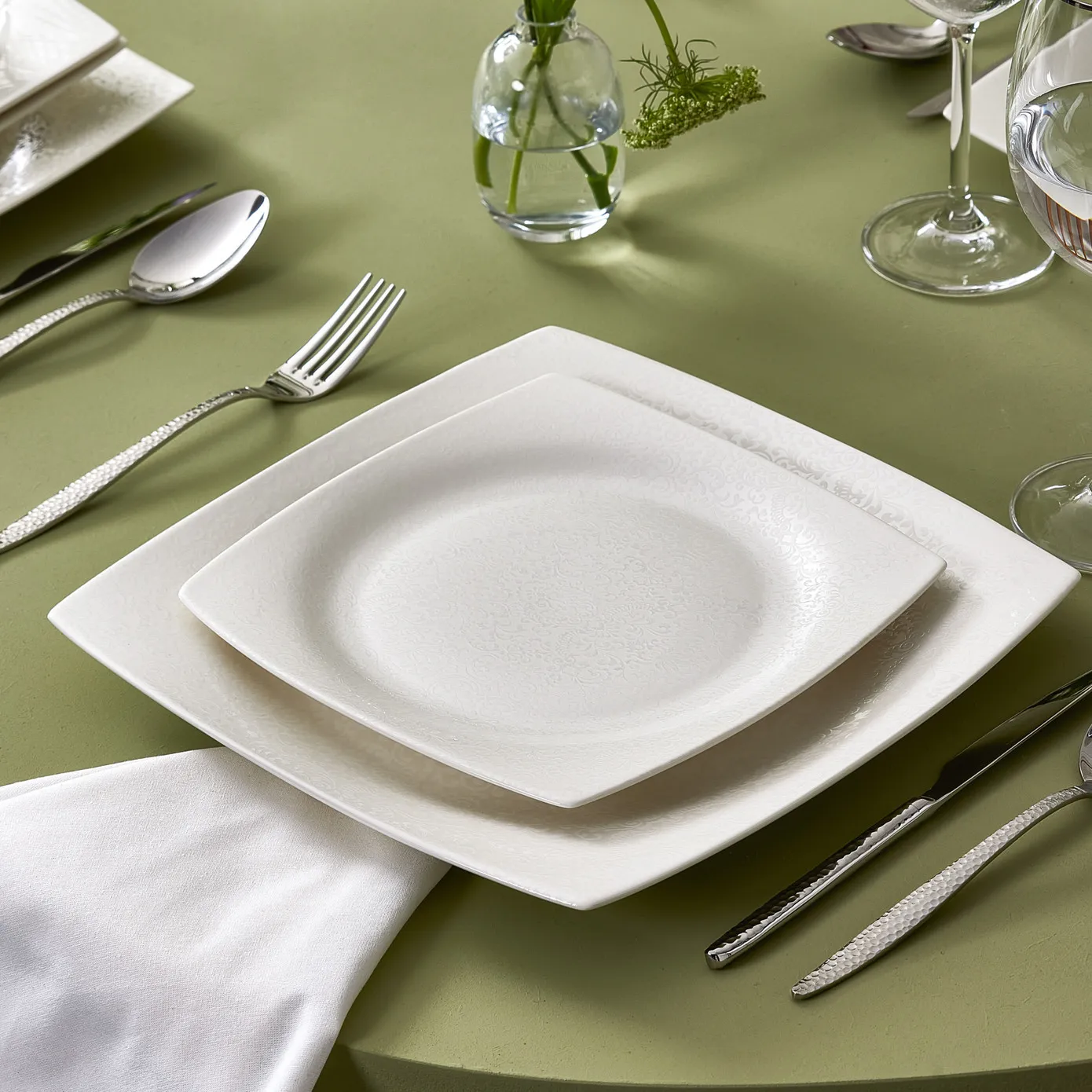 Karaca New Flava 24-Piece Bone China Dinner Set for 6 People, White - Image 3