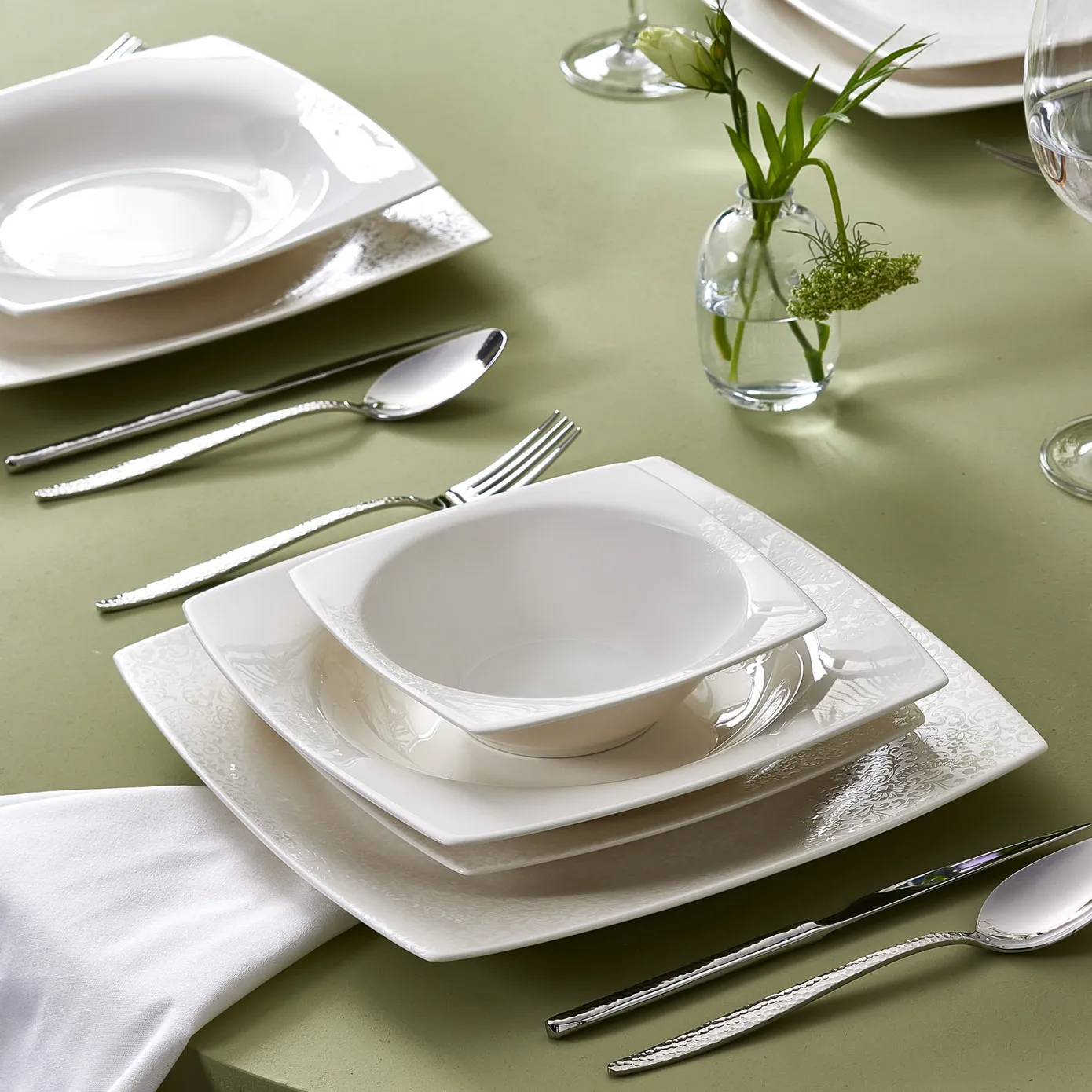 Karaca New Flava 24-Piece Bone China Dinner Set for 6 People, White - Image 4