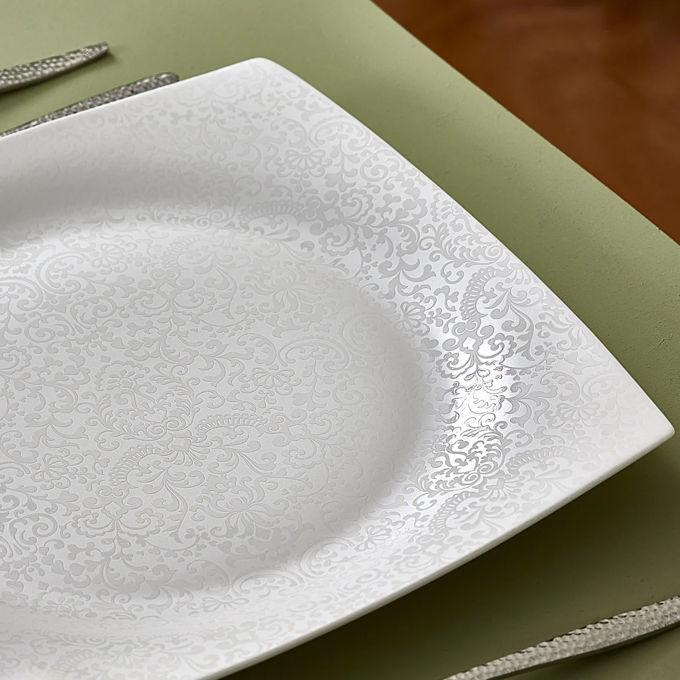 Karaca New Flava 24-Piece Bone China Dinner Set for 6 People, White - Image 7