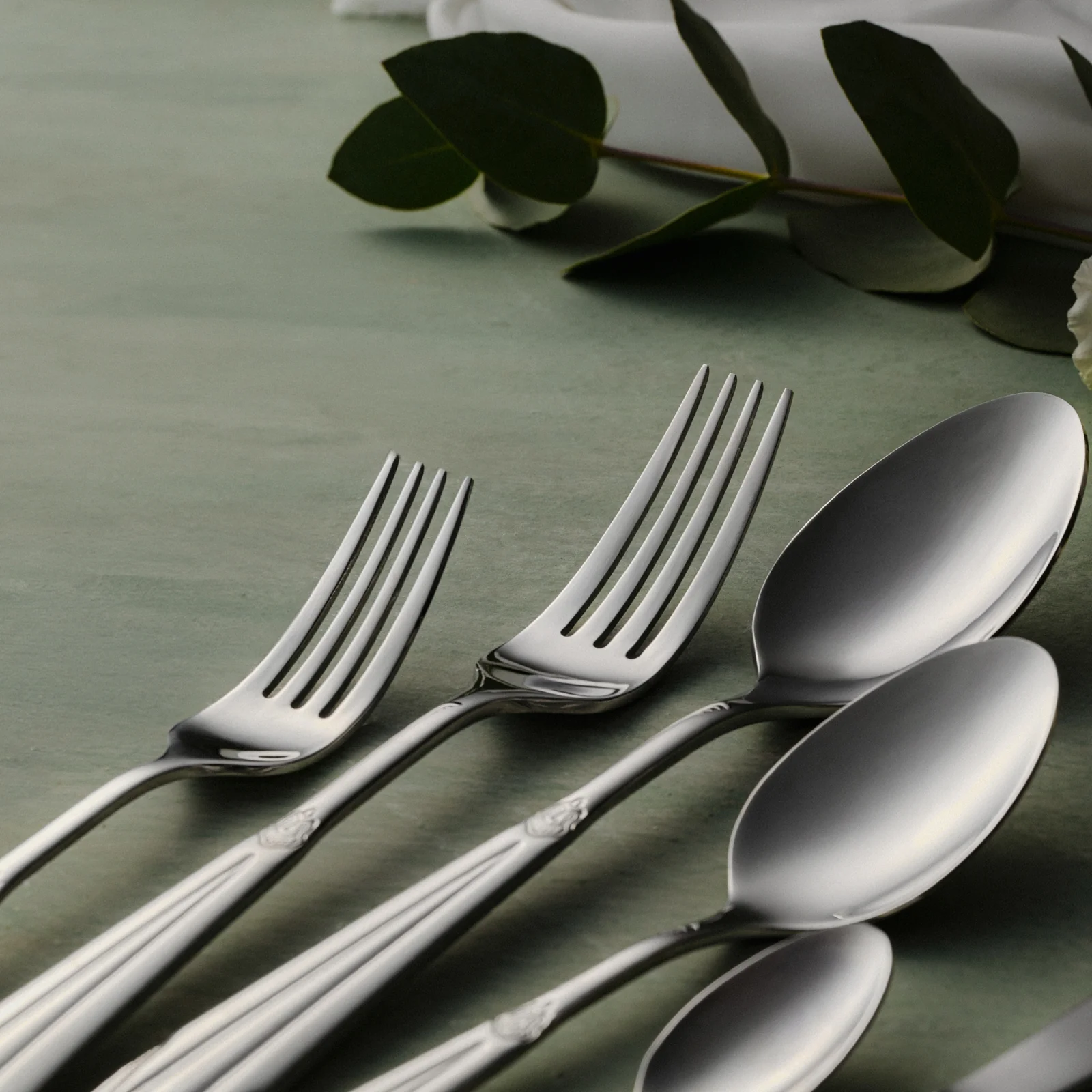 Karaca New Mantilla 84-Piece Stainless Steel Cutlery Set for 12 People, Platin - Image 4