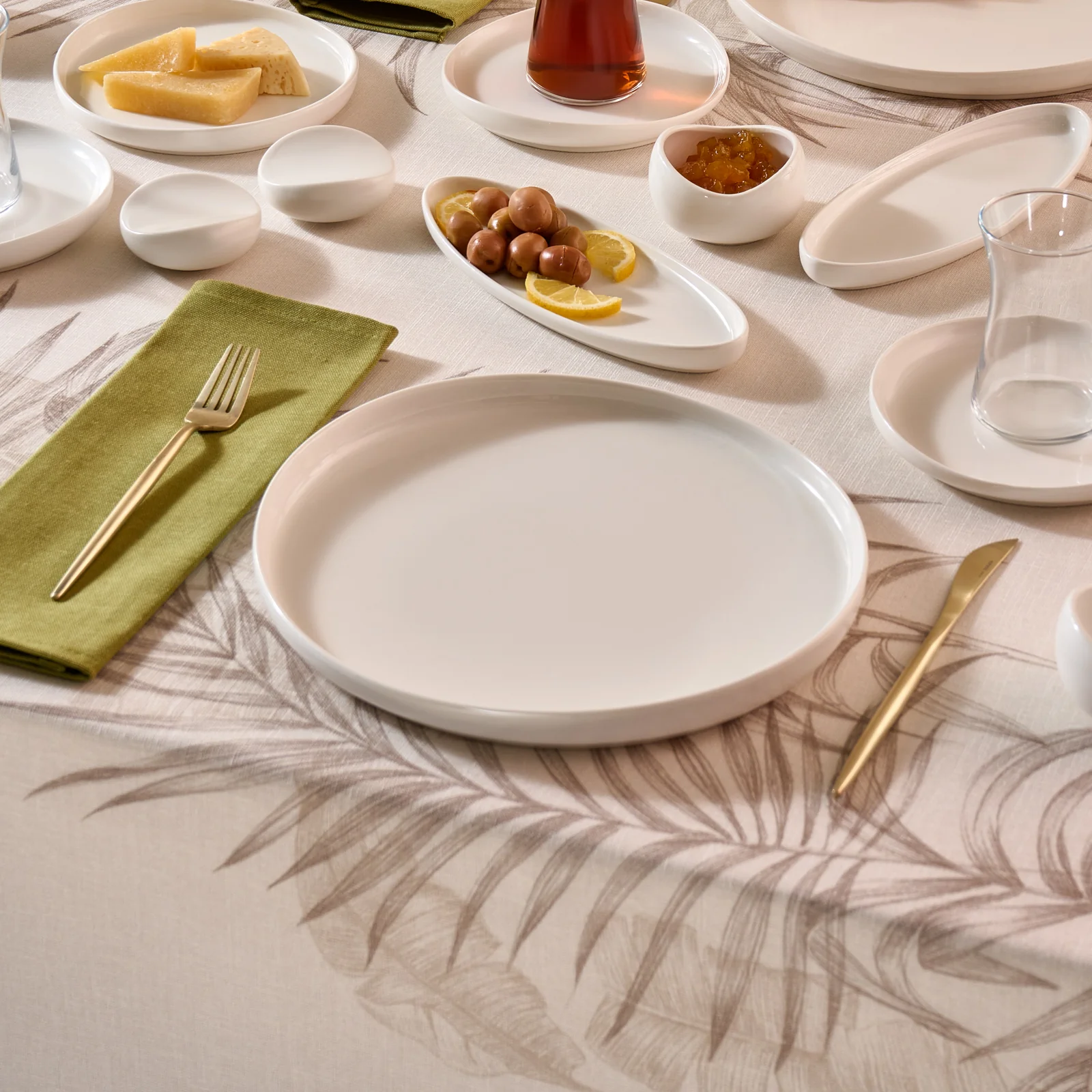 Karaca Bone China Olla 28-Piece Serveware Set for 6 People, White - Image 2