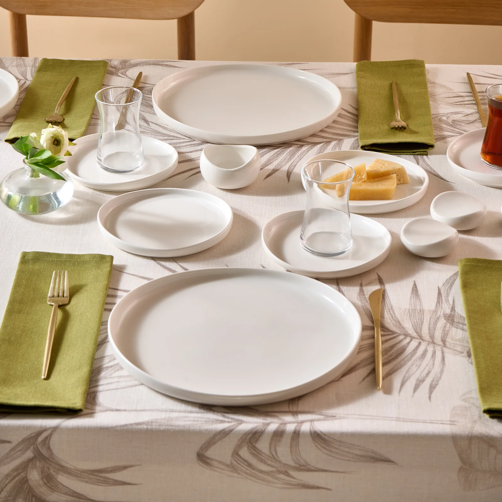 Karaca Bone China Olla 28-Piece Serveware Set for 6 People, White - Image 3