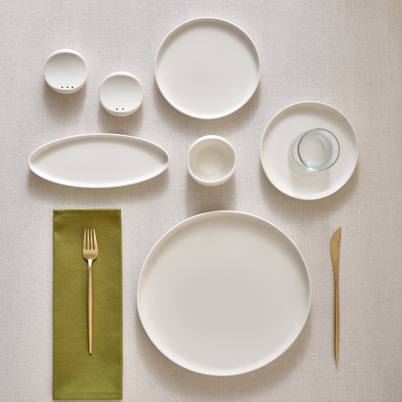 Karaca Bone China Olla 28-Piece Serveware Set for 6 People, White - Image 4