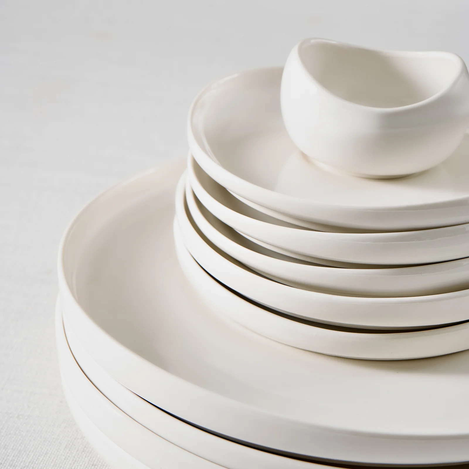Karaca Bone China Olla 28-Piece Serveware Set for 6 People, White - Image 5