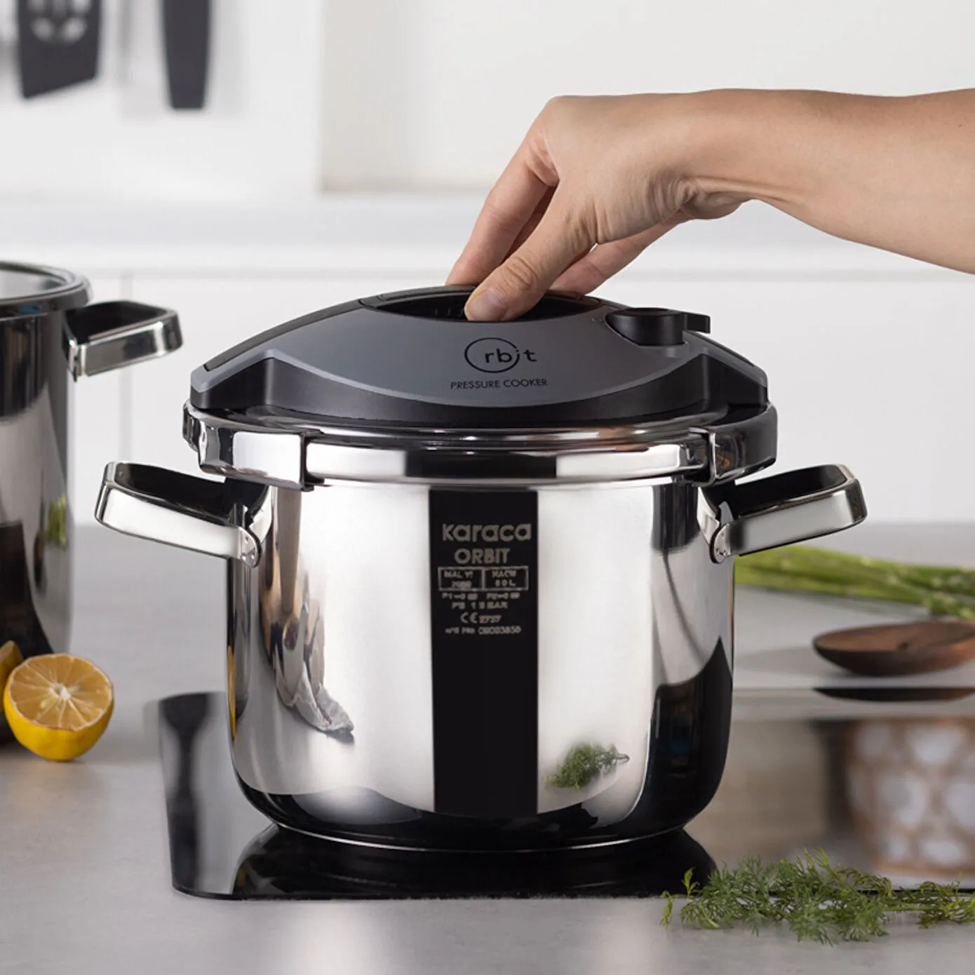 Karaca Orbit 2-Piece Stainless Steel Induction Pressure Cooker Set, 6L+8L, Black - Image 3