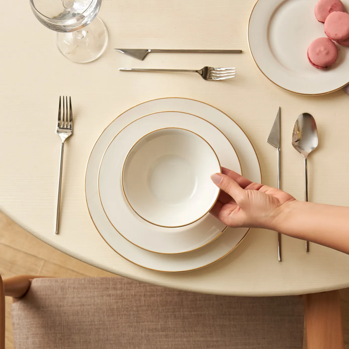 Karaca Rebeca 24-Piece Bone China Dinner Set for 6 People, White Gold - Image 6