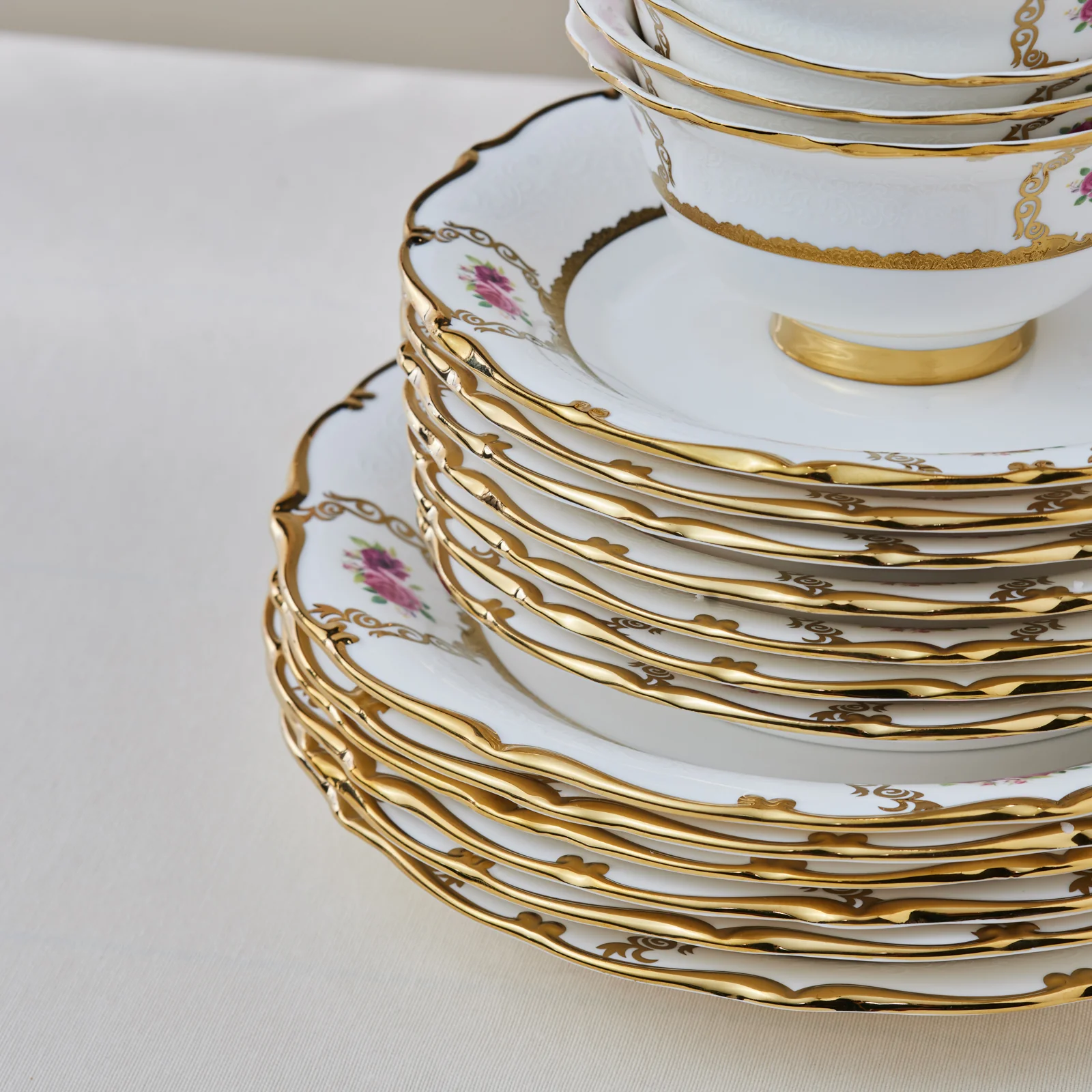 Karaca Royal Bone China Elizabeth 55-Piece Dinner Set for 12 People, Gold - Image 5