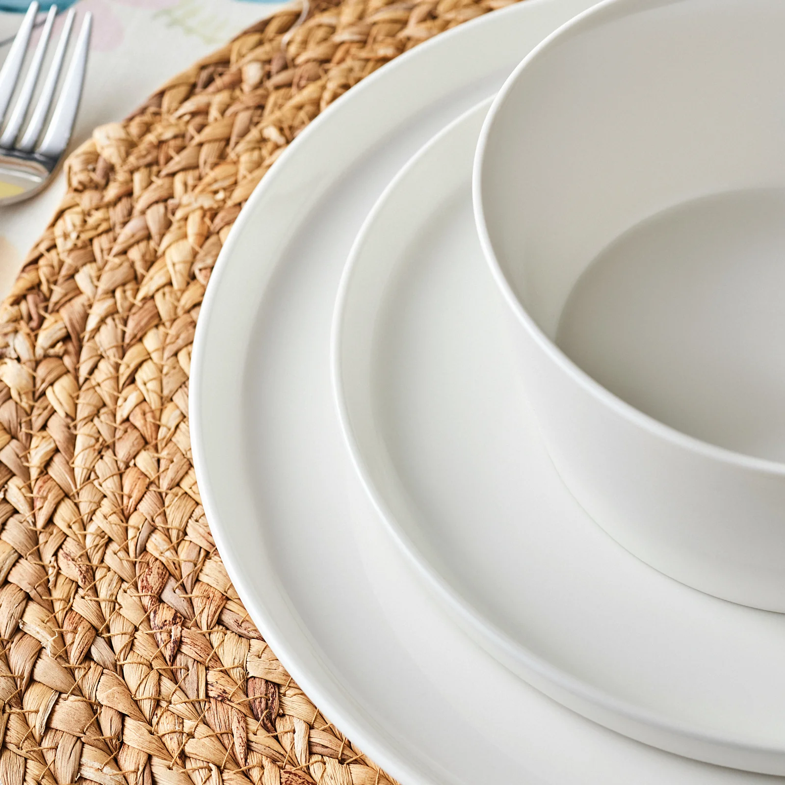 Karaca Salvare 18-Piece Bone China Dinner Set for 6 People, White - Image 10
