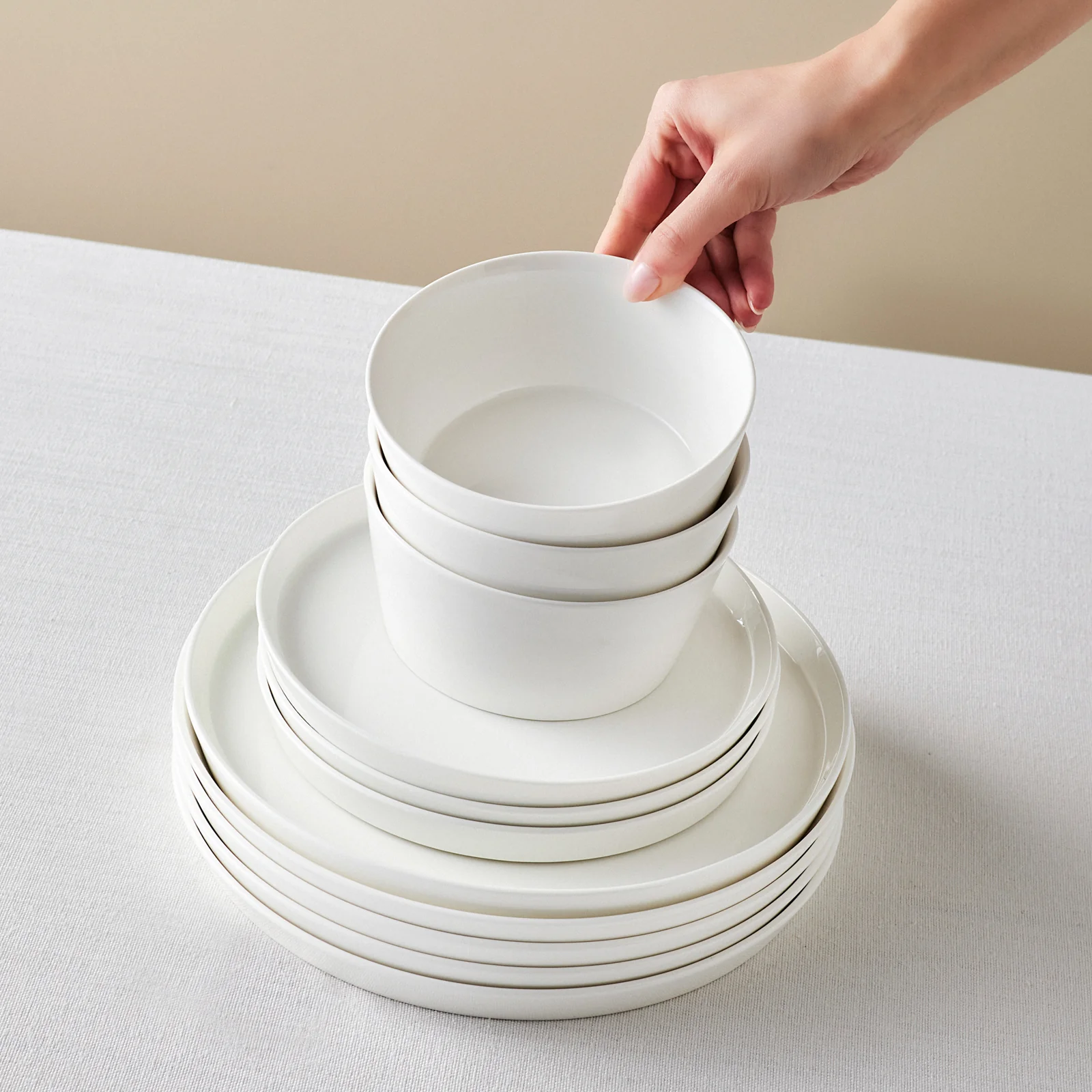 Karaca Salvare 18-Piece Bone China Dinner Set for 6 People, White - Image 11