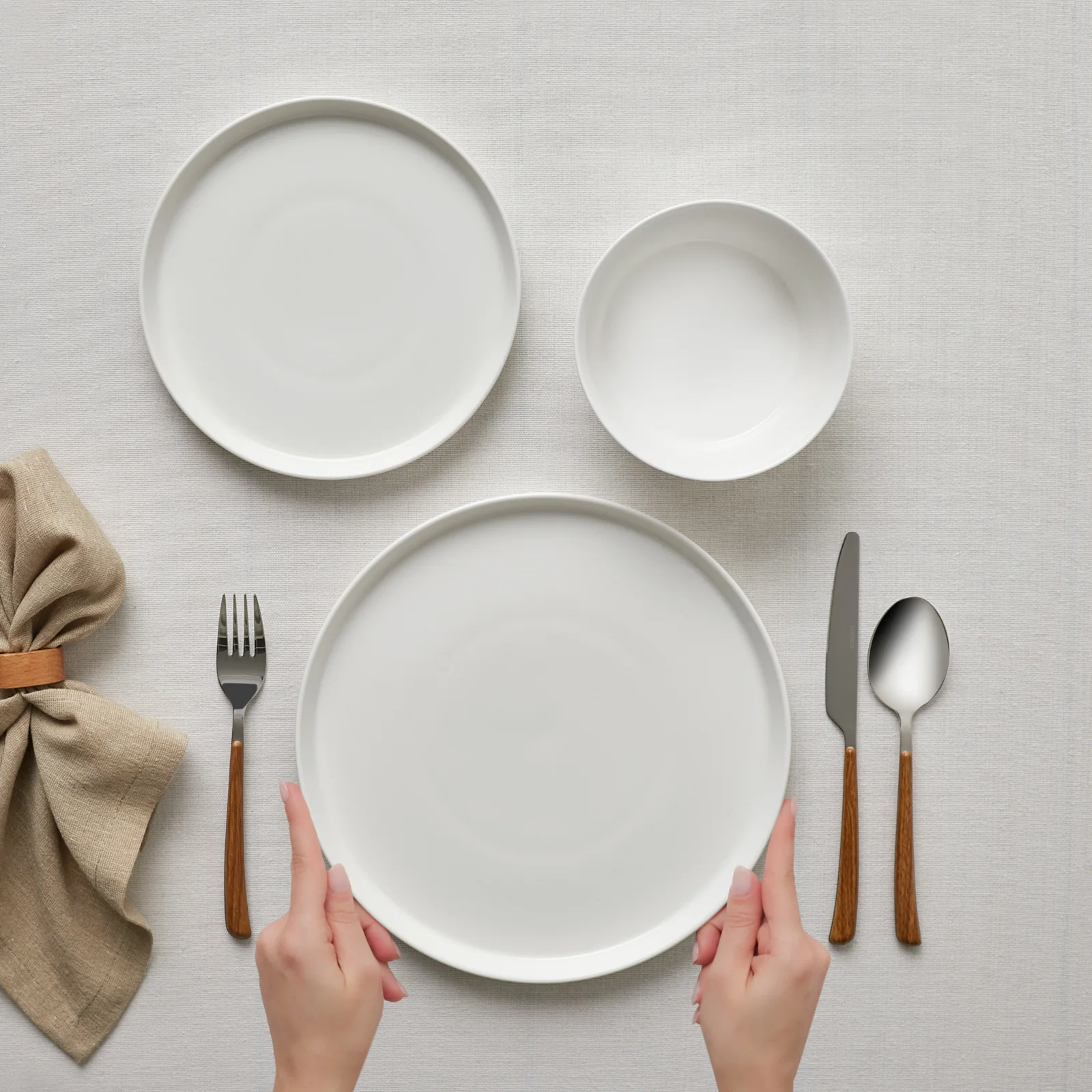 Karaca Salvare 18-Piece Bone China Dinner Set for 6 People, White - Image 5