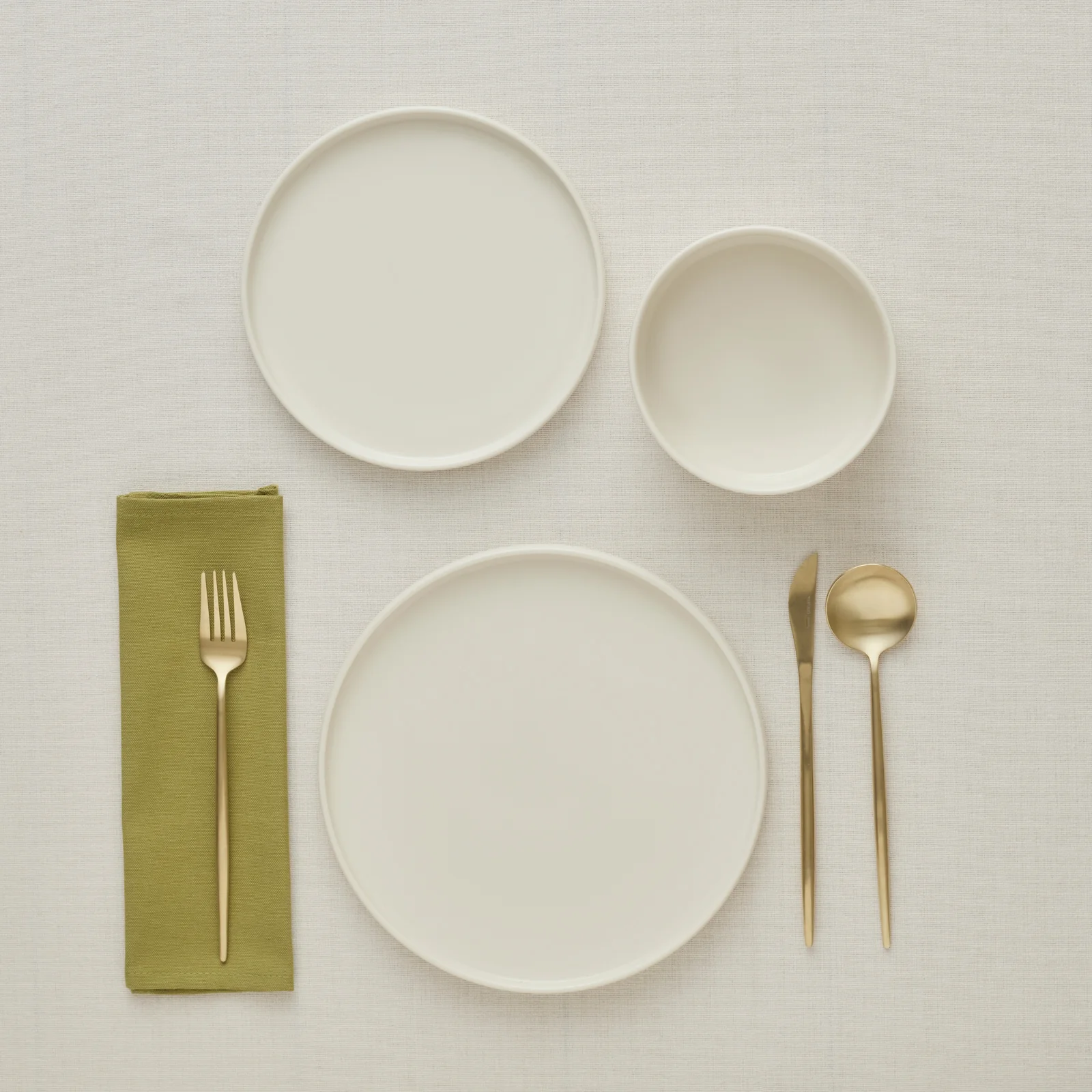 Karaca Salvare Diamond 18-Piece Bone China Dinner Set for 6 People, White - Image 5