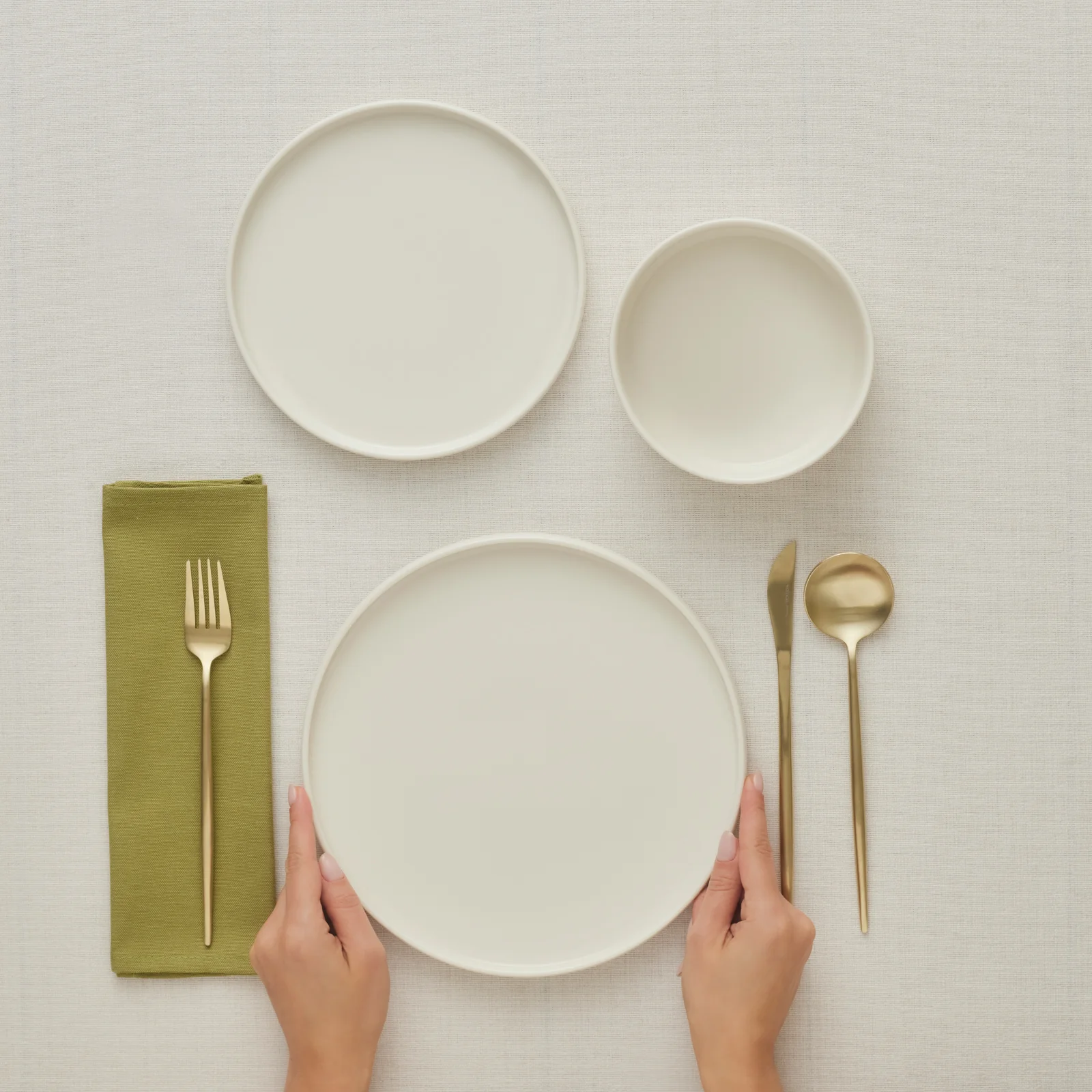Karaca Salvare Diamond 18-Piece Bone China Dinner Set for 6 People, White - Image 6