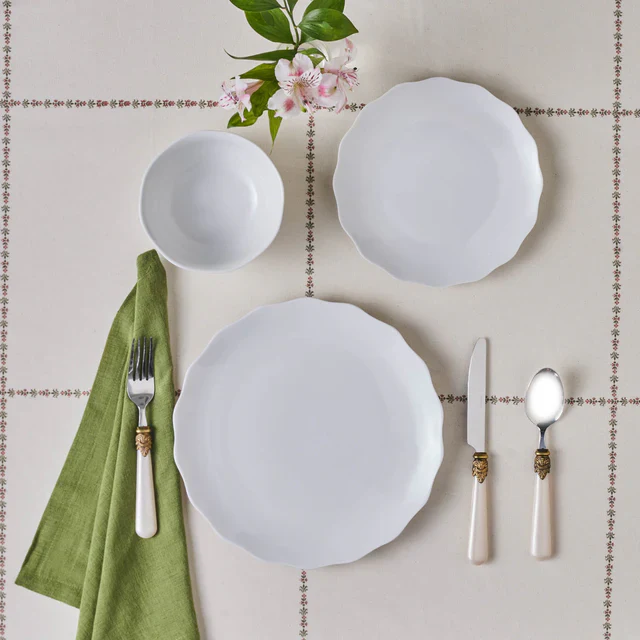 Karaca Scalloped 18-Piece Porcelain Dinner Set for 6 People, White - Image 3