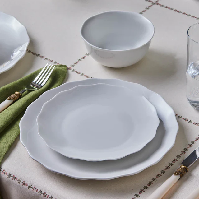 Karaca Scalloped 18-Piece Porcelain Dinner Set for 6 People, White - Image 5