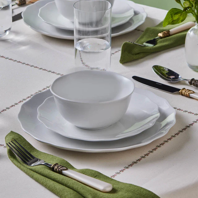 Karaca Scalloped 18-Piece Porcelain Dinner Set for 6 People, White - Image 7