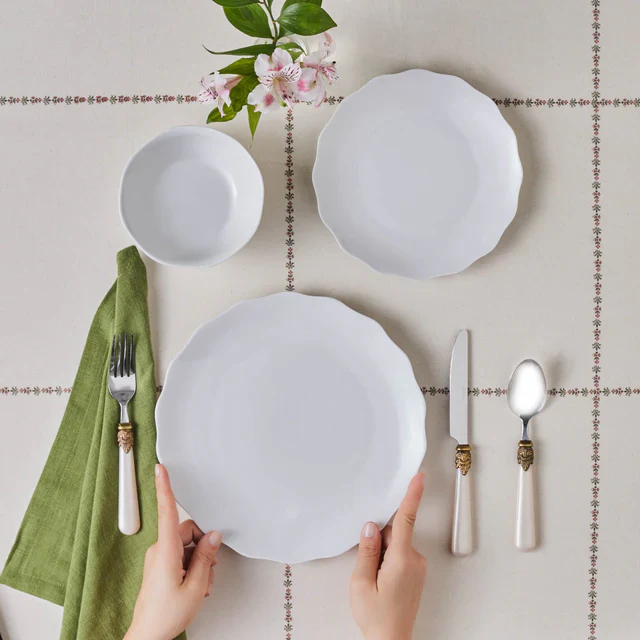 Karaca Scalloped 18-Piece Porcelain Dinner Set for 6 People, White - Image 8
