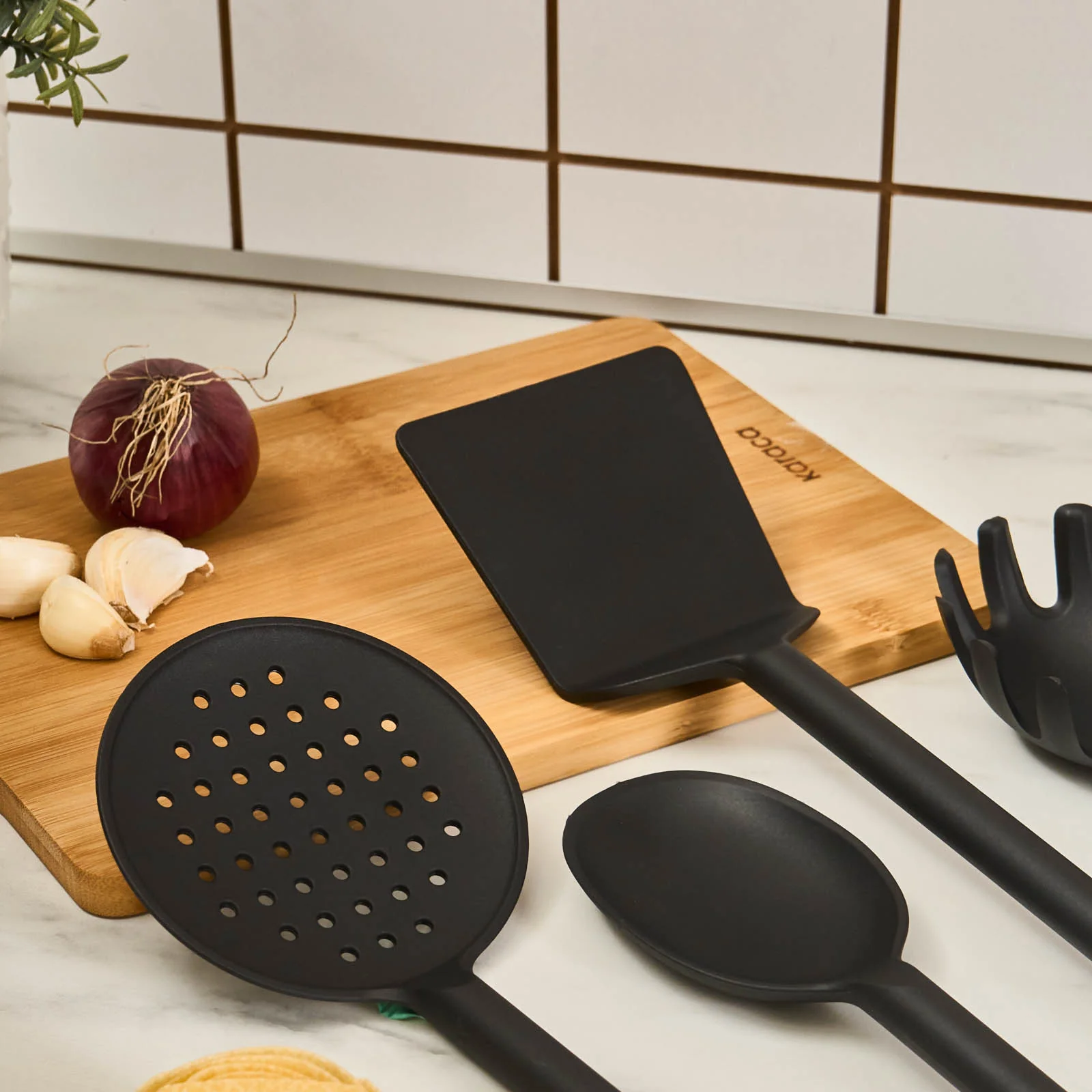 Karaca Simple 5-Piece Utensil Set, Black - Image 2