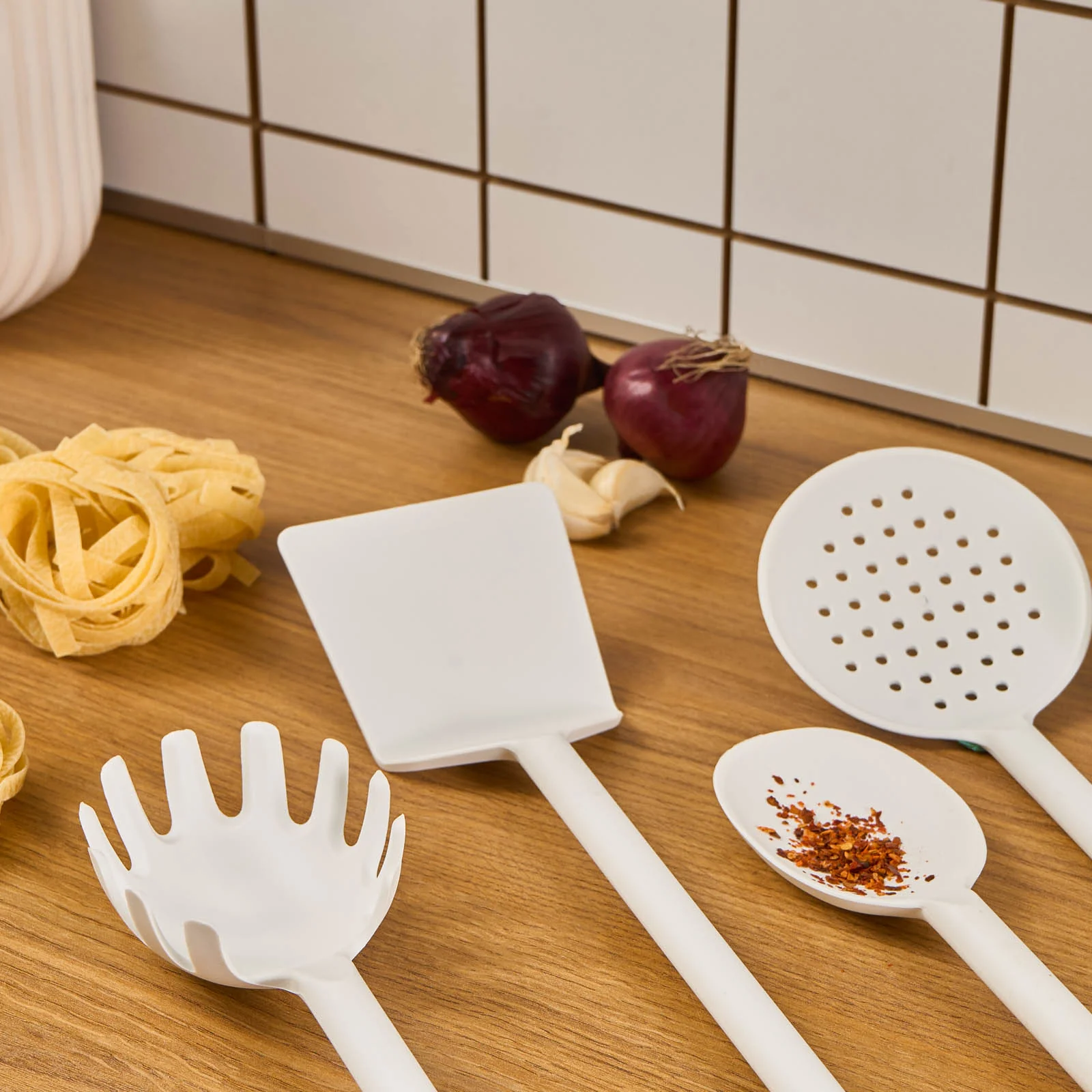 Karaca Simple 5-Piece Utensil Set, White - Image 2