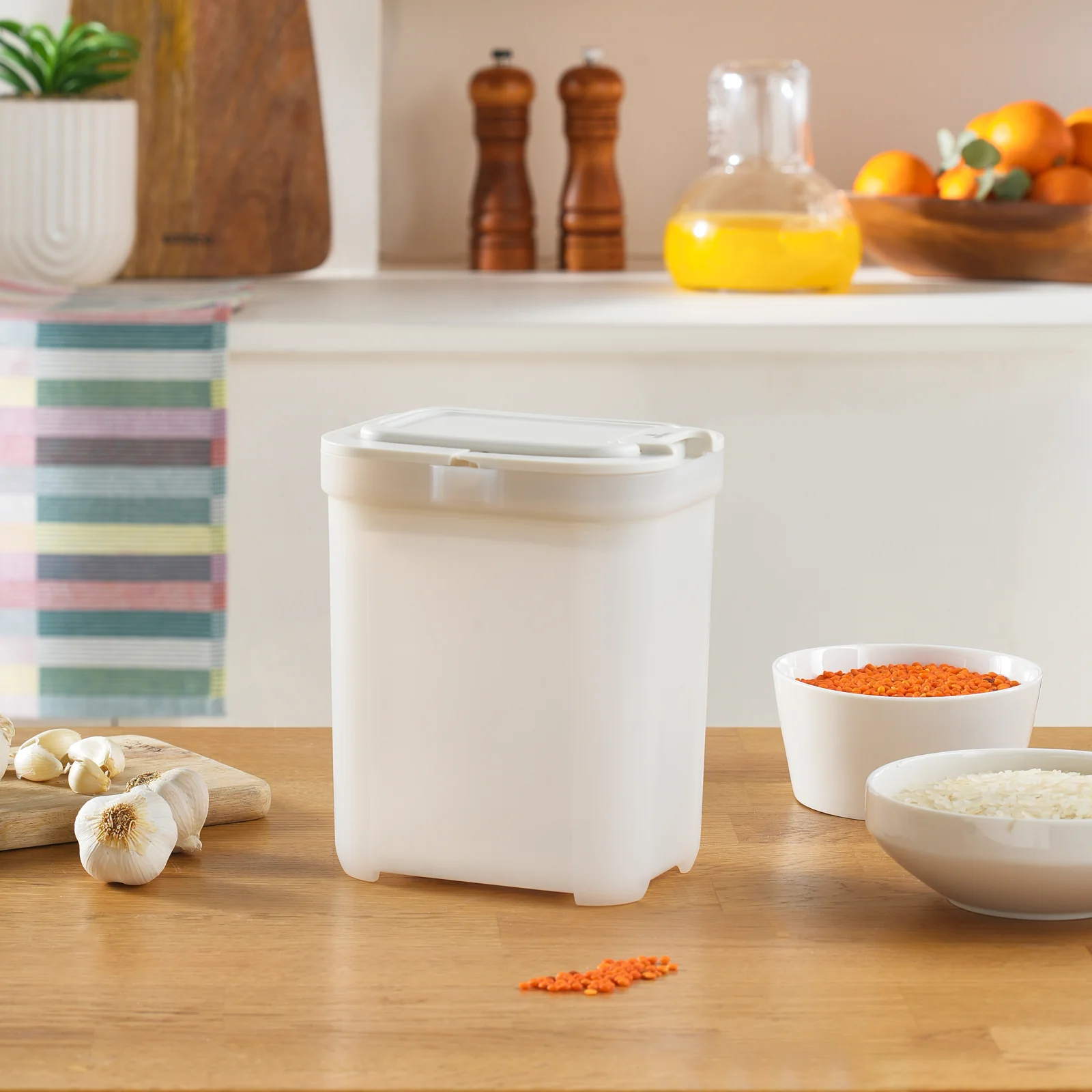 Karaca Spoonsafe Storage Container with Spoon, 1500ml, White