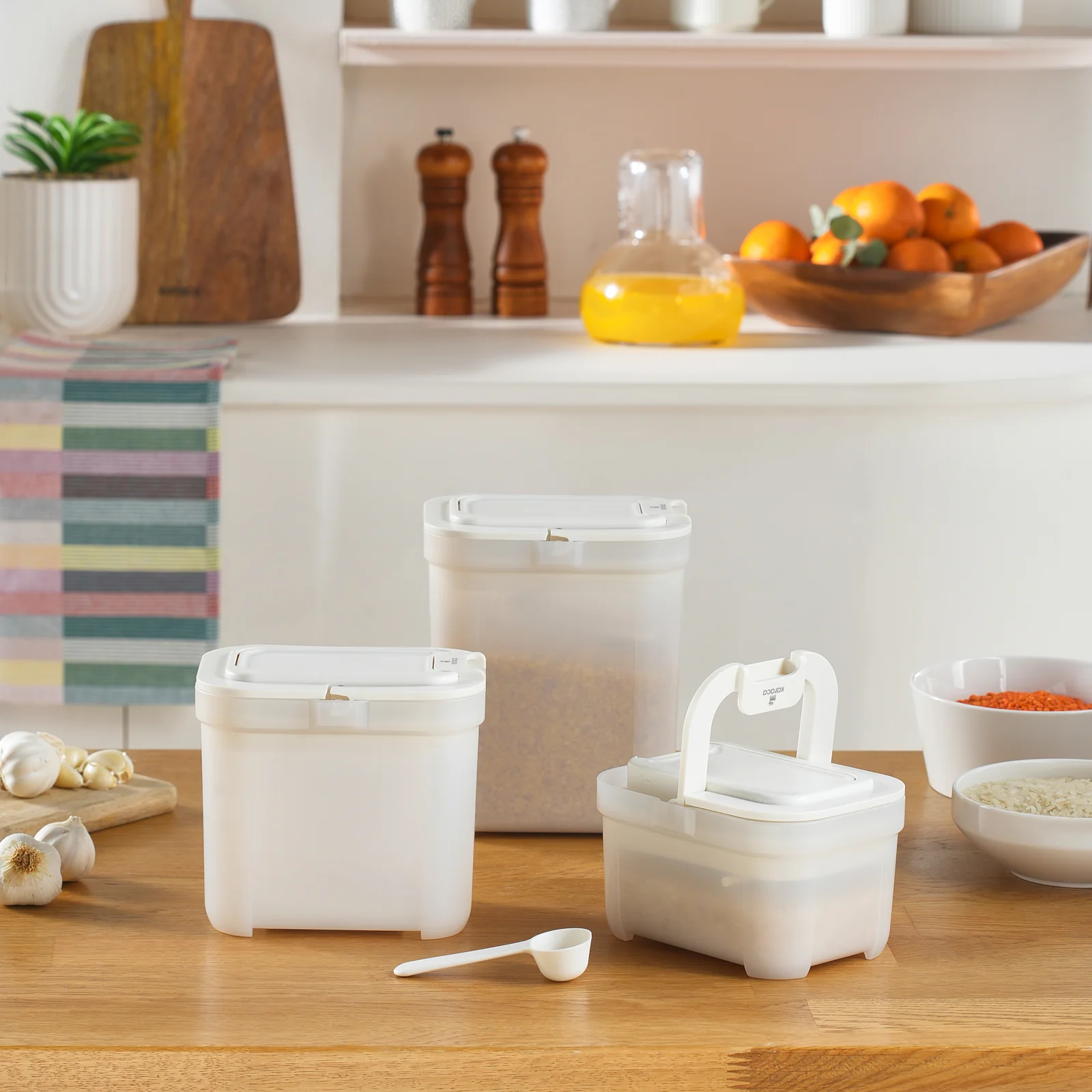 Karaca Spoonsafe Storage Container with Spoon, 1500ml, White - Image 6