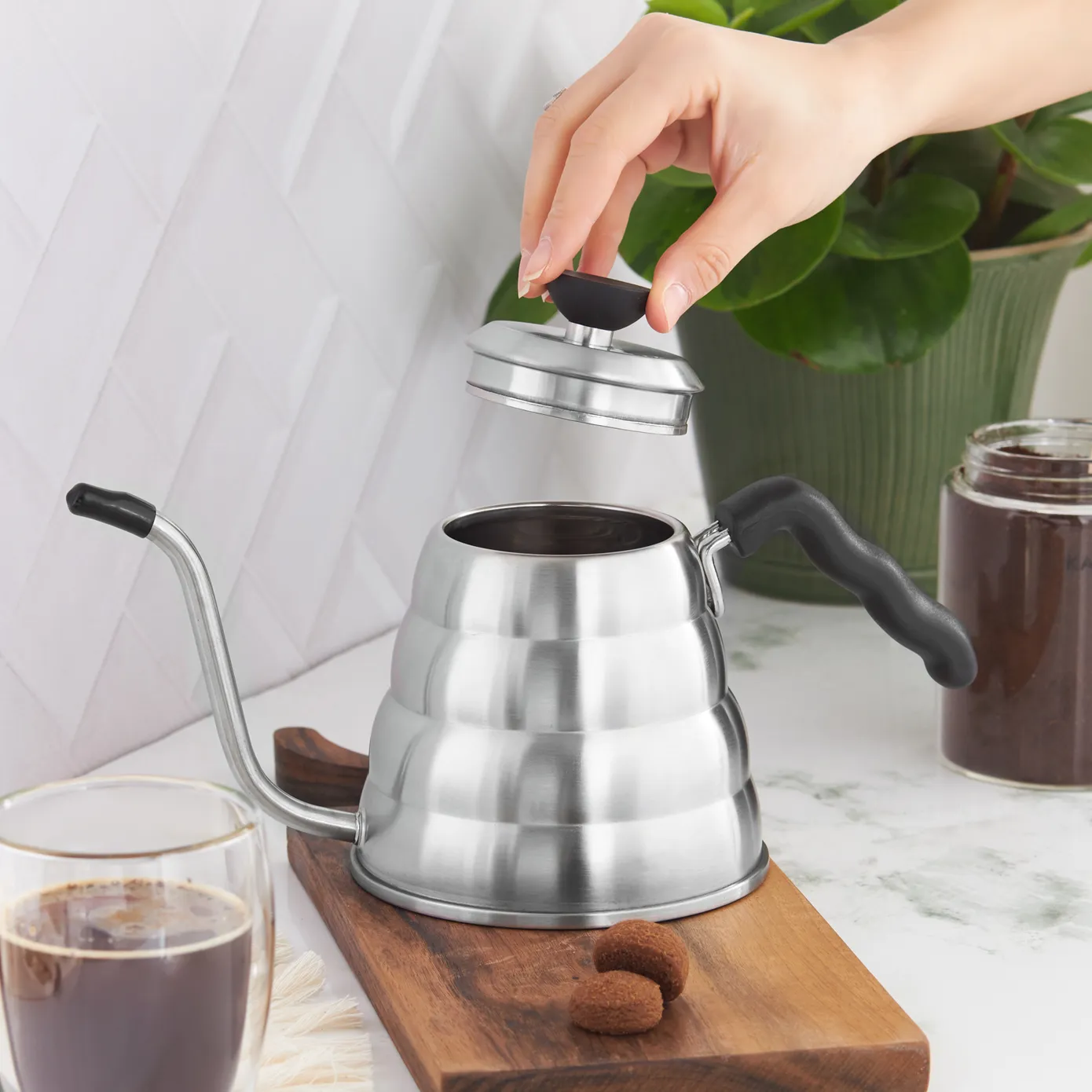 Karaca Stainless Steel Coffee Kettle, 1200ml, Silver Black - Image 3