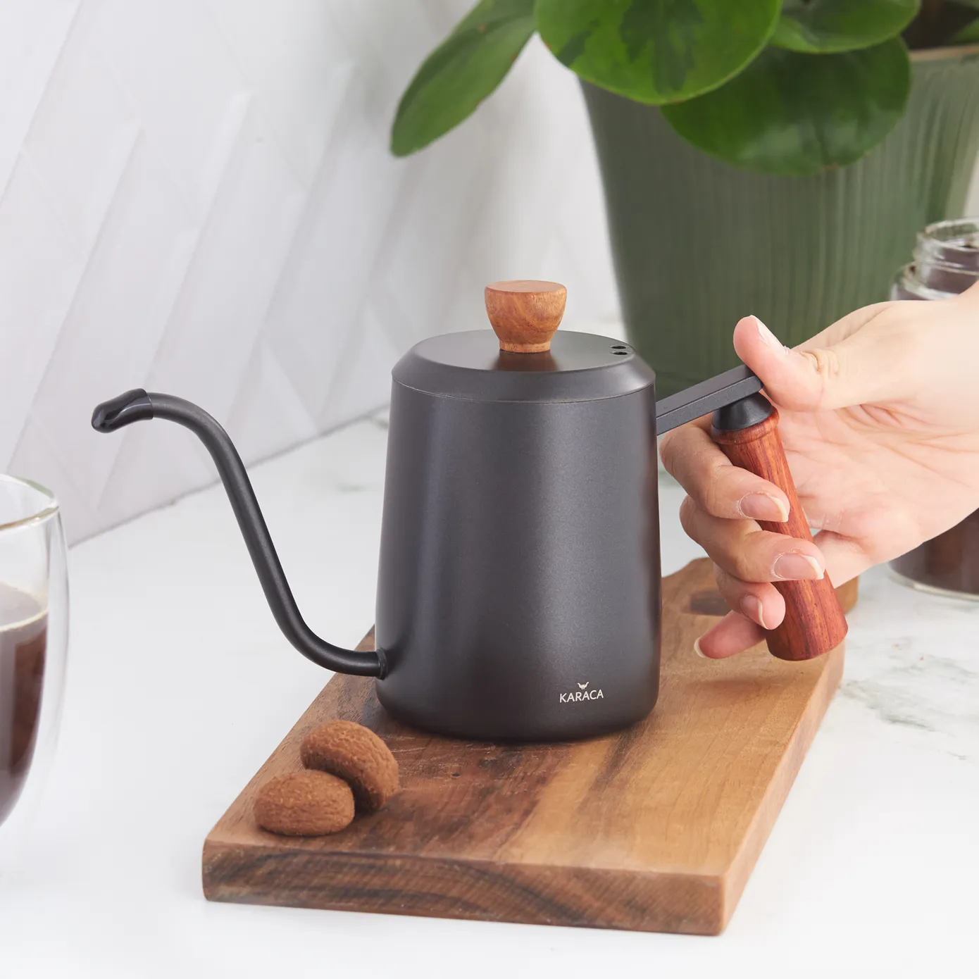 Karaca Stainless Steel Coffee Kettle, 600ml, Black Chestnut - Image 3