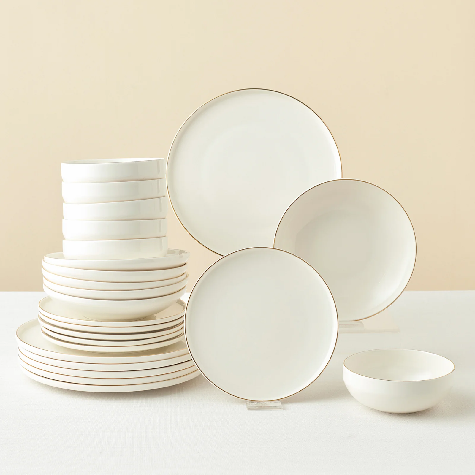 Karaca Stream Bone China Meridian 24-Piece Dinner Set for 6 People, Gold