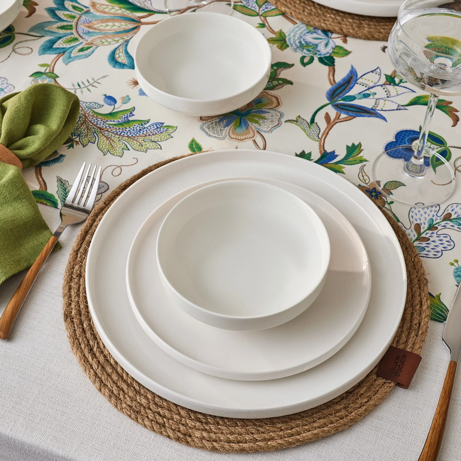 Karaca Stream Bone China Saturn 12-Piece Dinner Set for 4 People, White - Image 2