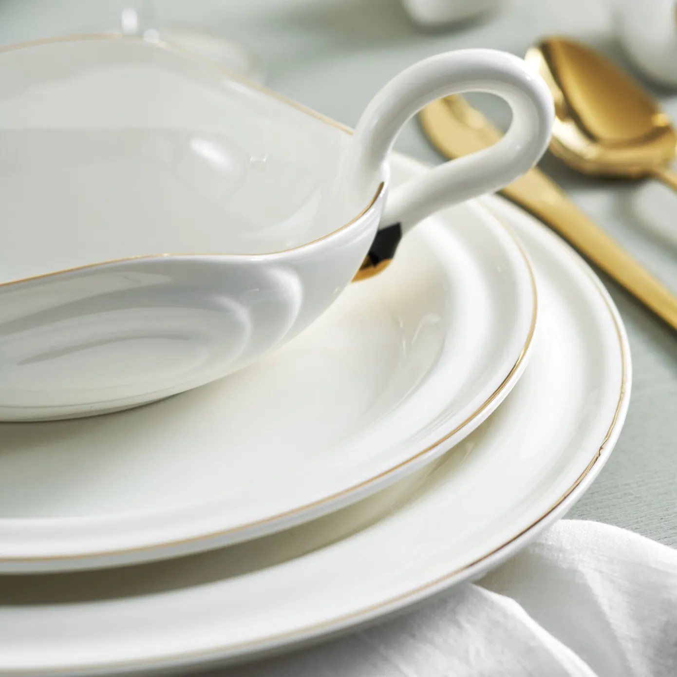 Karaca Streamline Swan 22-Piece Porcelain Dinner Set for 6 People, Multi - Image 3