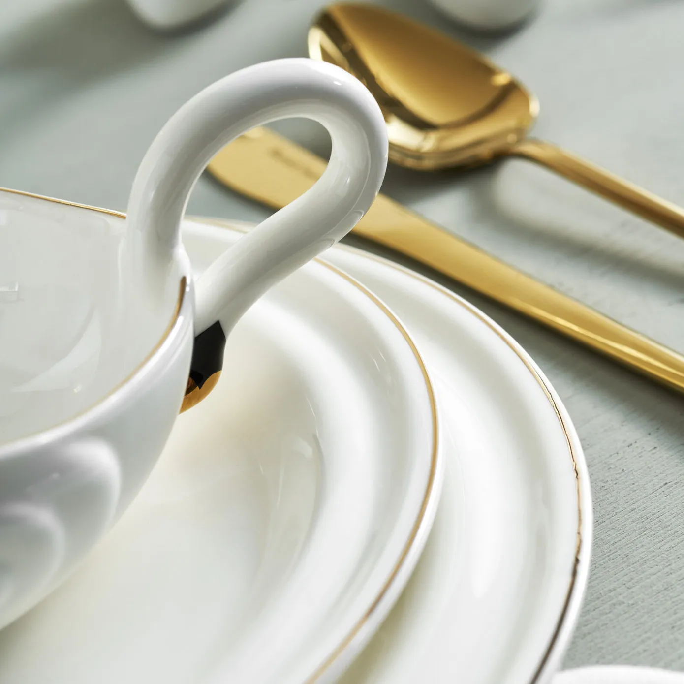 Karaca Streamline Swan 22-Piece Porcelain Dinner Set for 6 People, Multi - Image 4