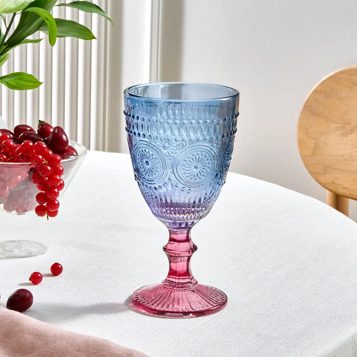 Karaca Sunflower Wine Glass, 314ml, Blue Pink - Image 2