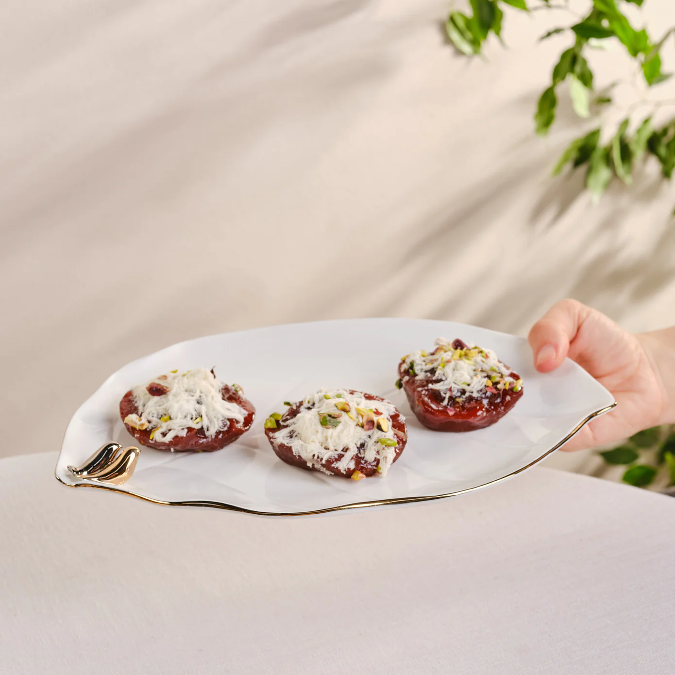 Karaca X Müge Anlı Bone China Serving Platter, 30cm, Gold White - Image 2