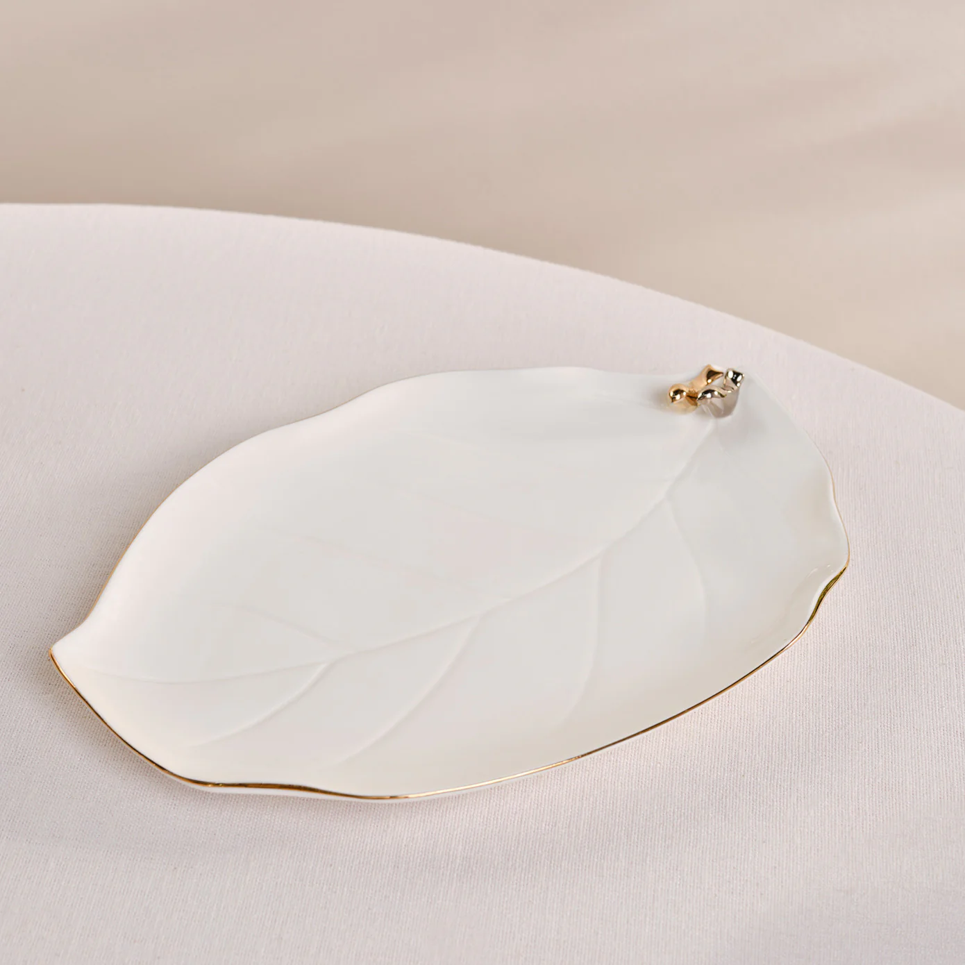 Karaca X Müge Anlı Bone China Serving Platter, 30cm, Gold White - Image 4