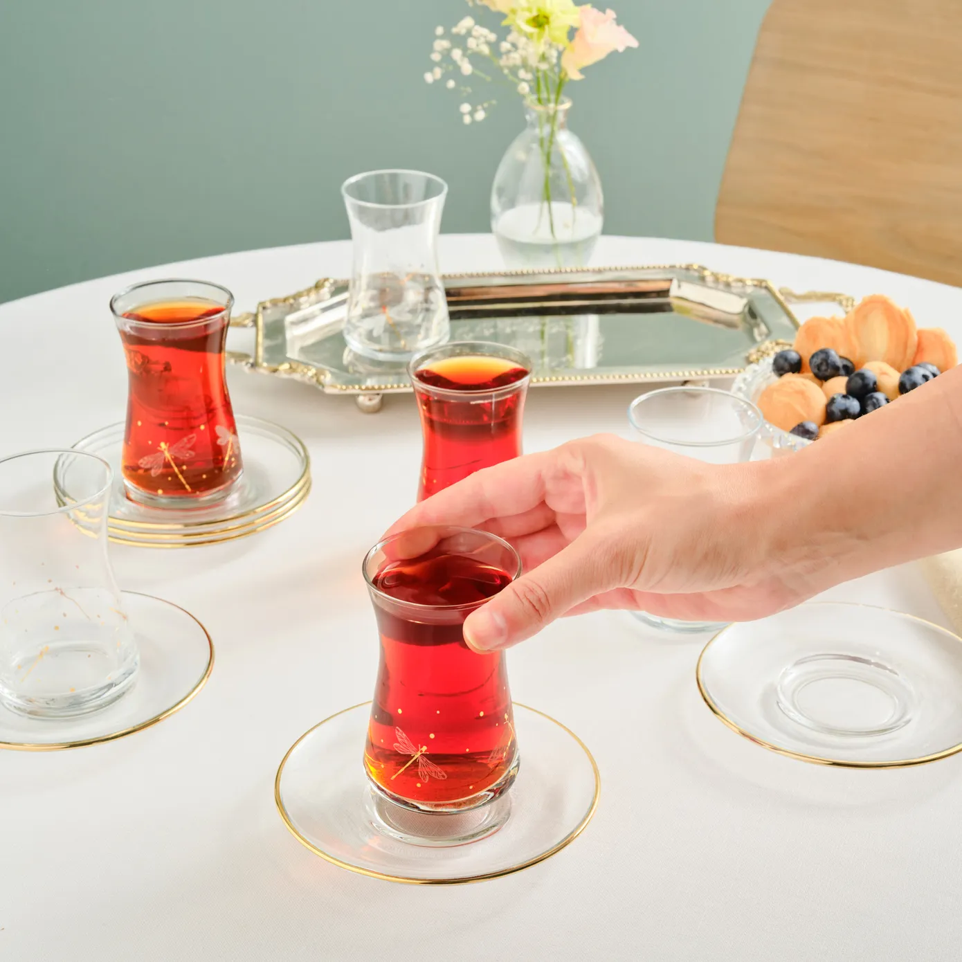 Karaca Yusufçuk 12-Piece Glass Turkish Tea Set for 6 People, 170ml, Gold - Image 4