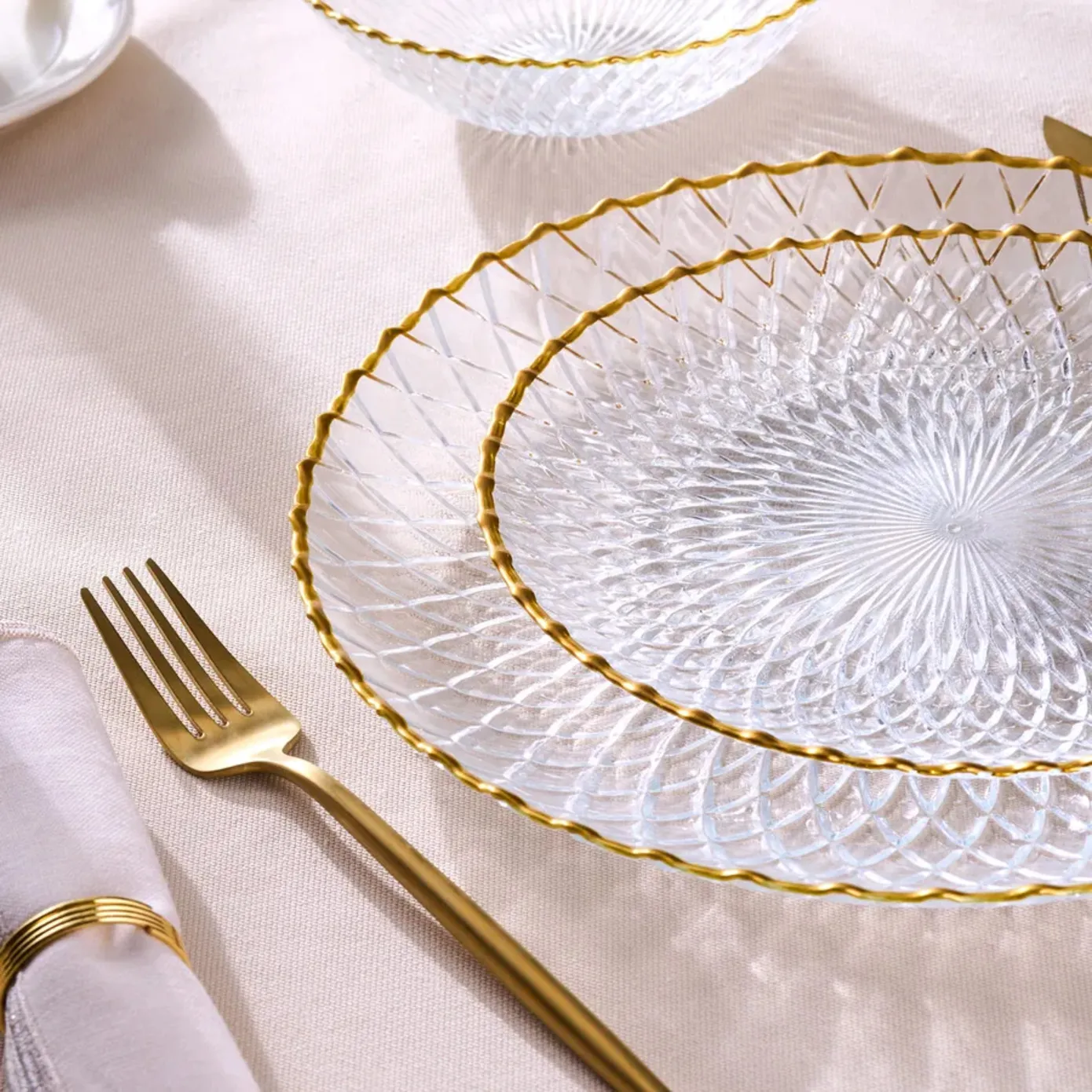 Karaca Zelazo Gold Rim 18-Piece Glass Dinner Set for 6 People, Gold - Image 2