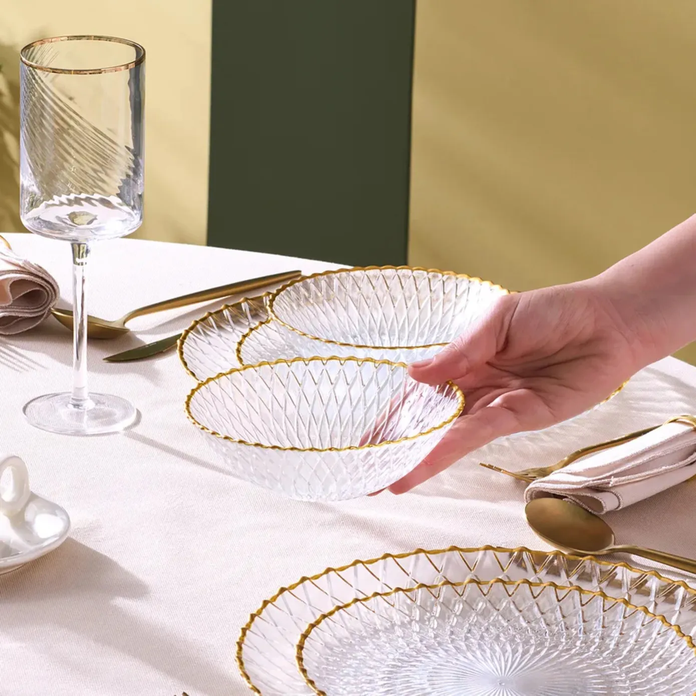 Karaca Zelazo Gold Rim 18-Piece Glass Dinner Set for 6 People, Gold - Image 4